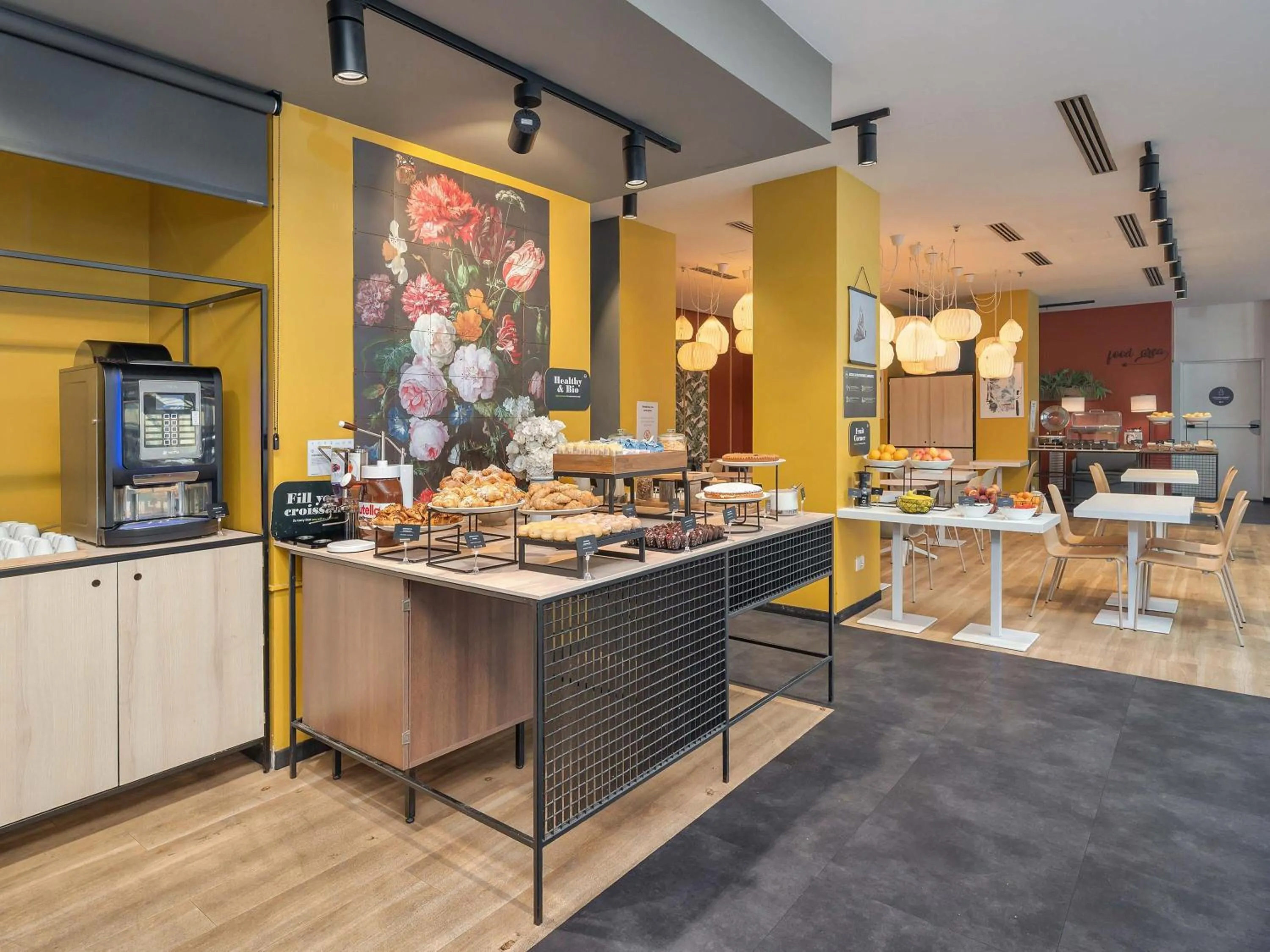 Restaurant/places to eat in B&B Hotel Milano Central Station