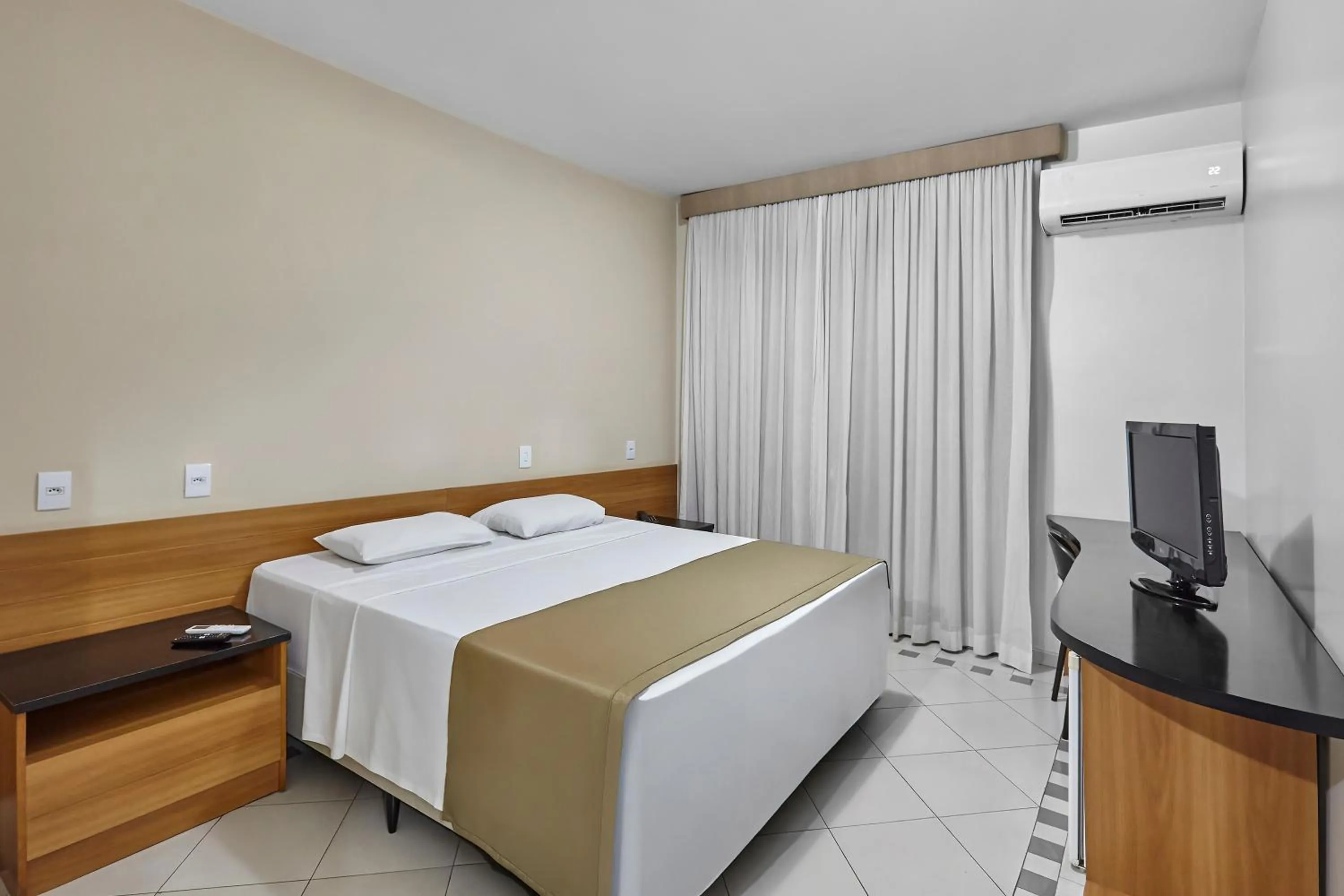 Bedroom, Bed in Hotel Nacional Inn Cuiabá