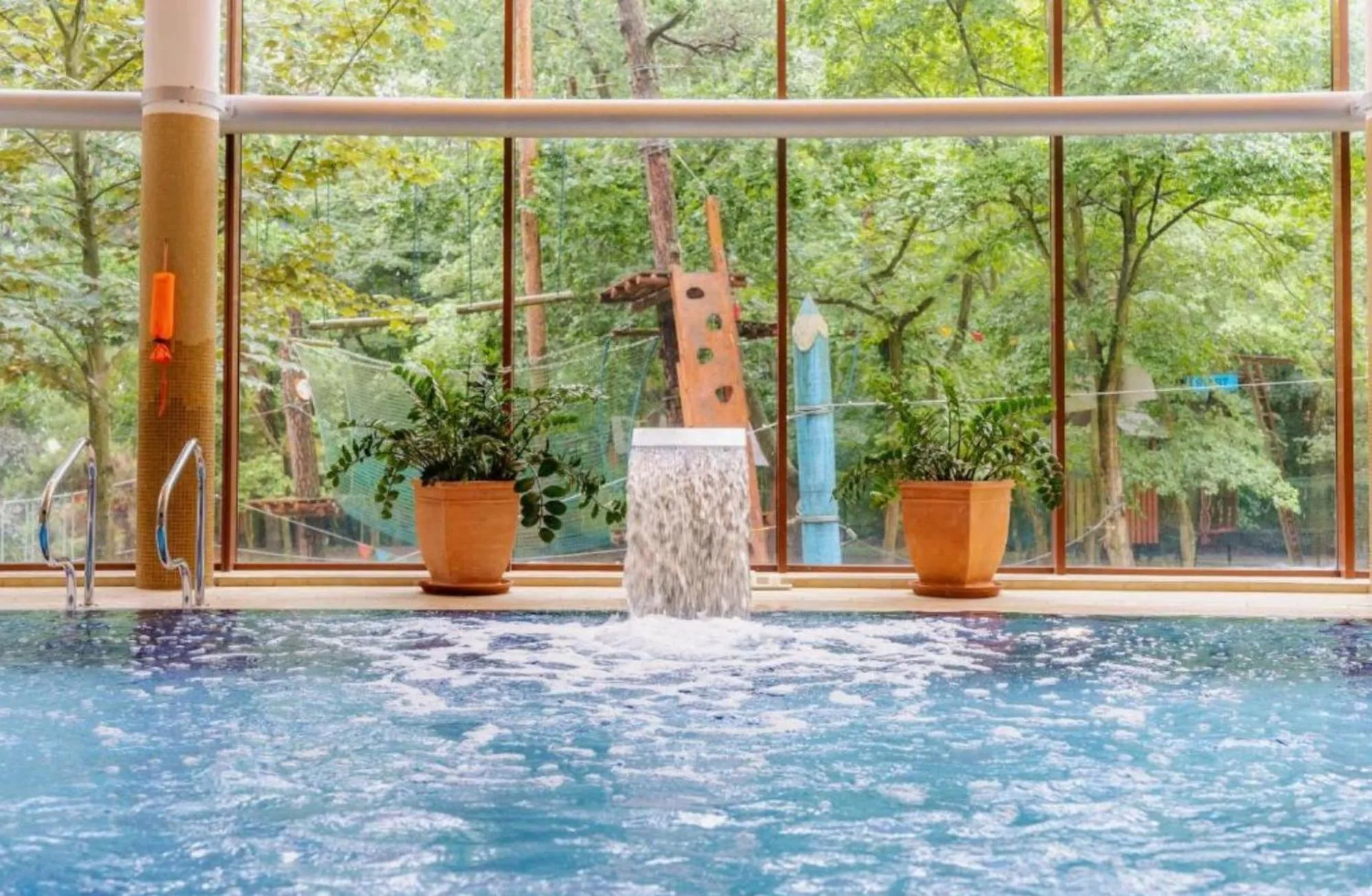 Swimming pool in Hotel Dom Zdrojowy Resort & SPA - Destigo Hotels