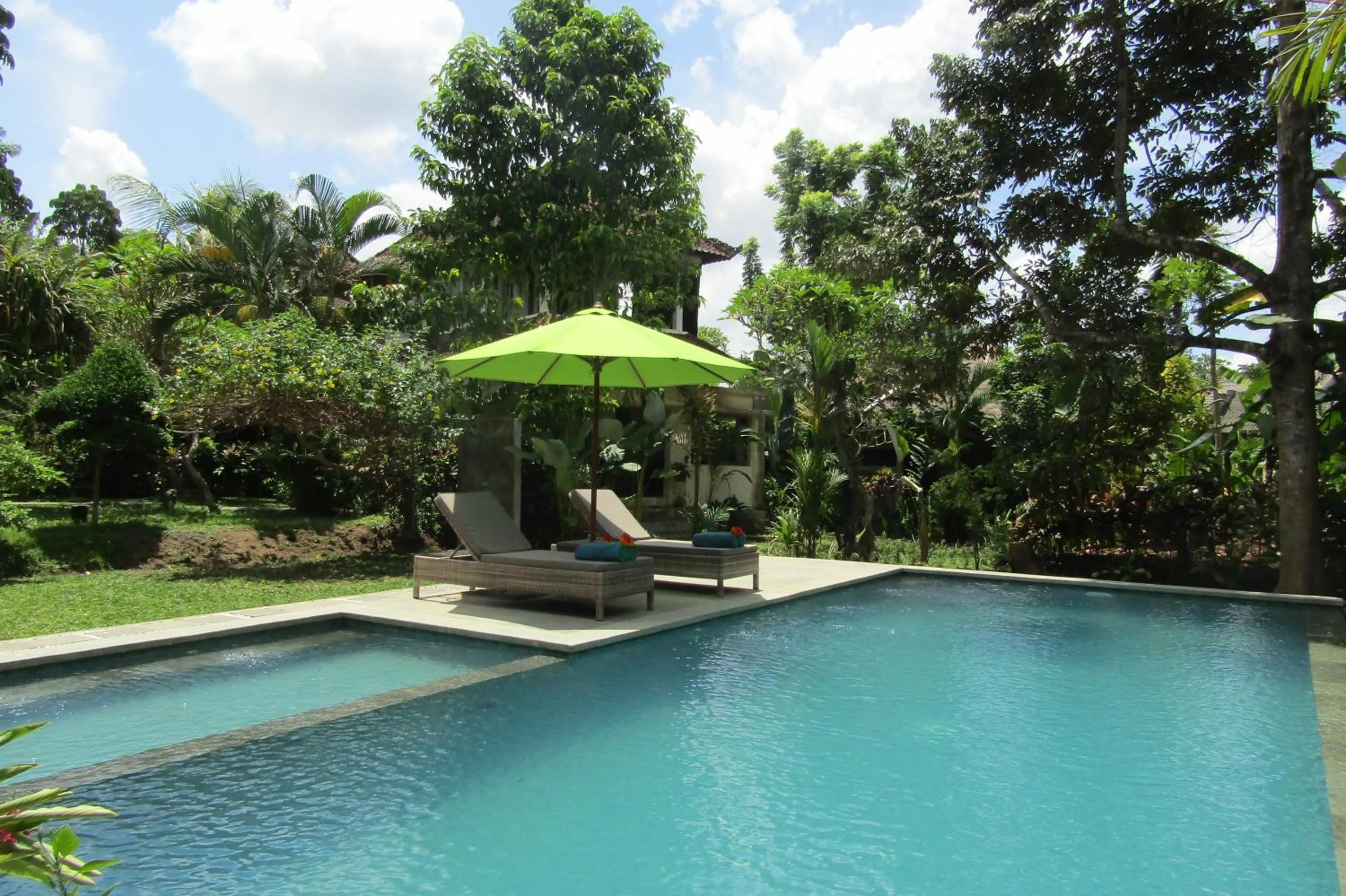 Swimming pool in Recep Bungalow