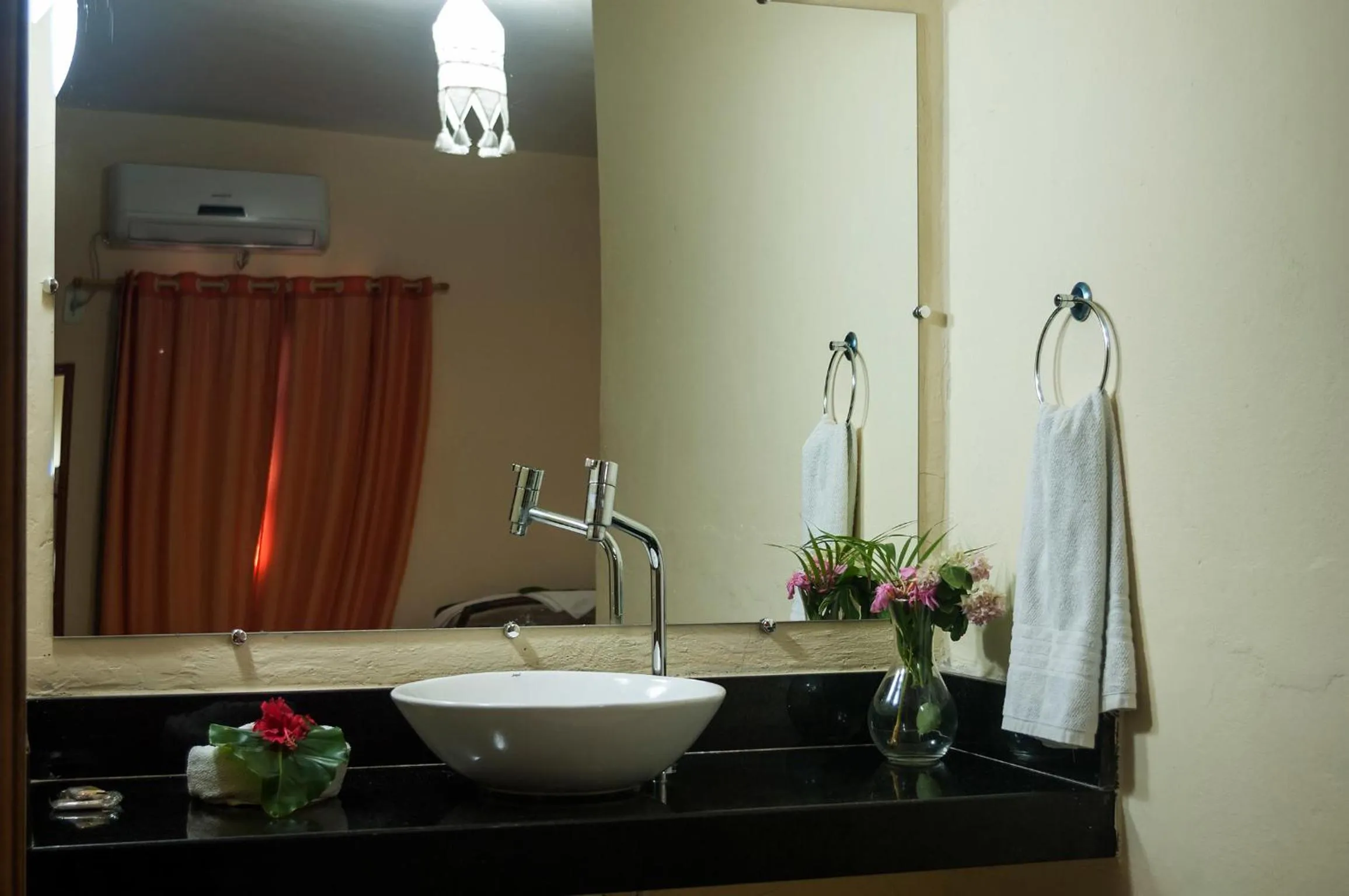 Bathroom in Pousada California