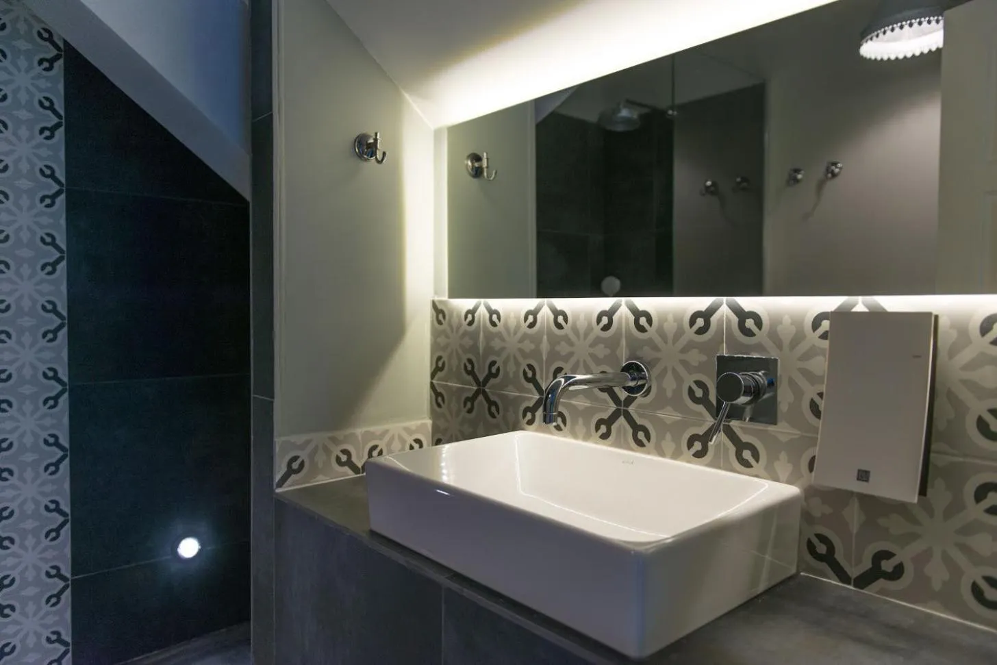 Bathroom in Smokvica Dorćol B&B