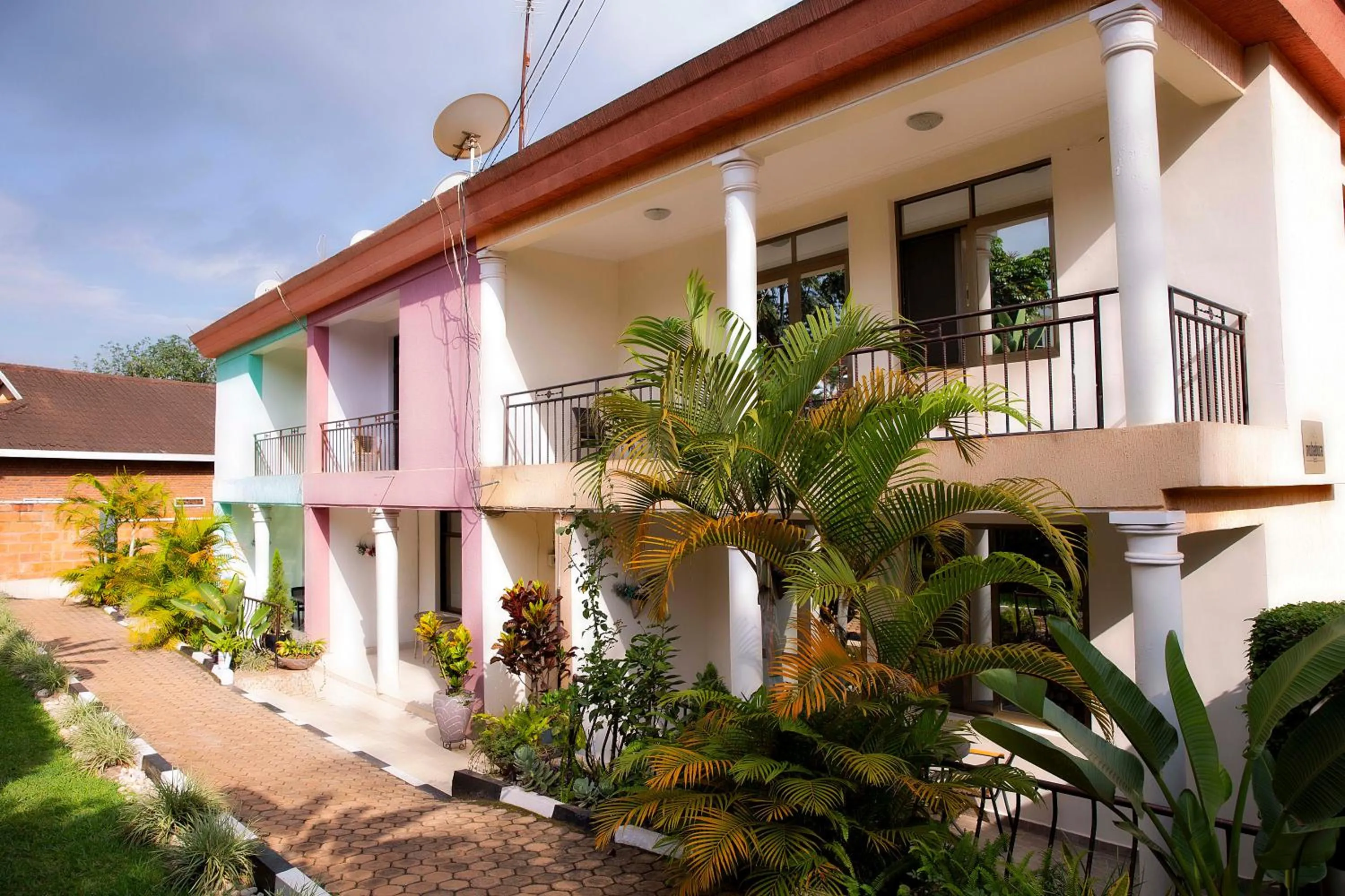 Property building in Romalo Hotel & Apartments