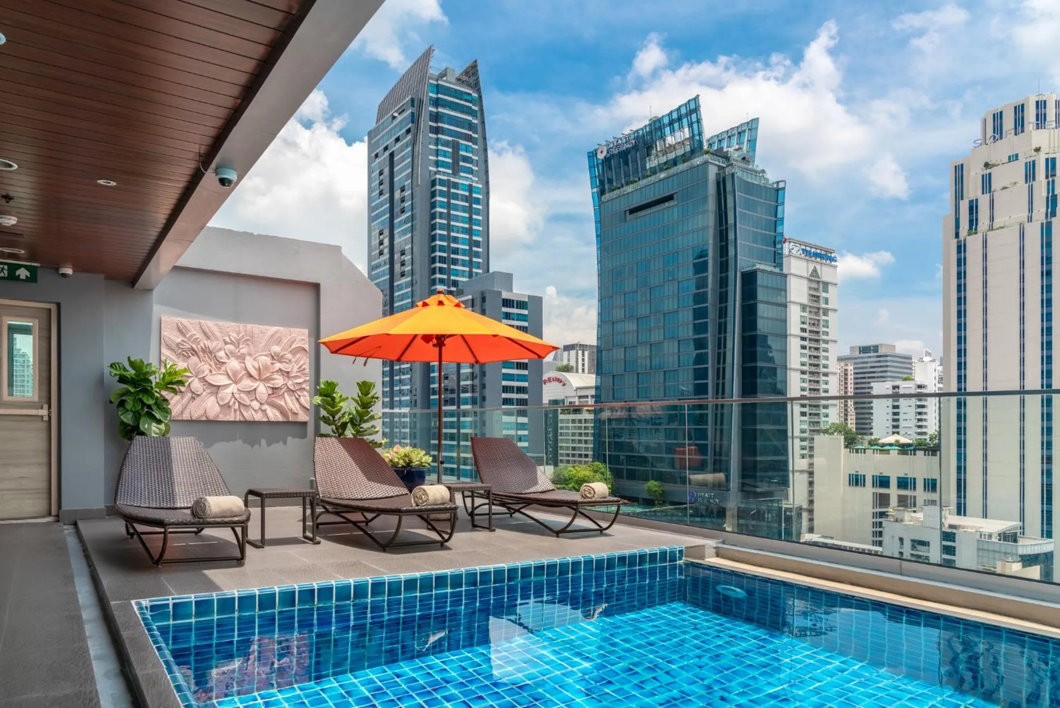 Swimming pool in Adelphi Suites Bangkok