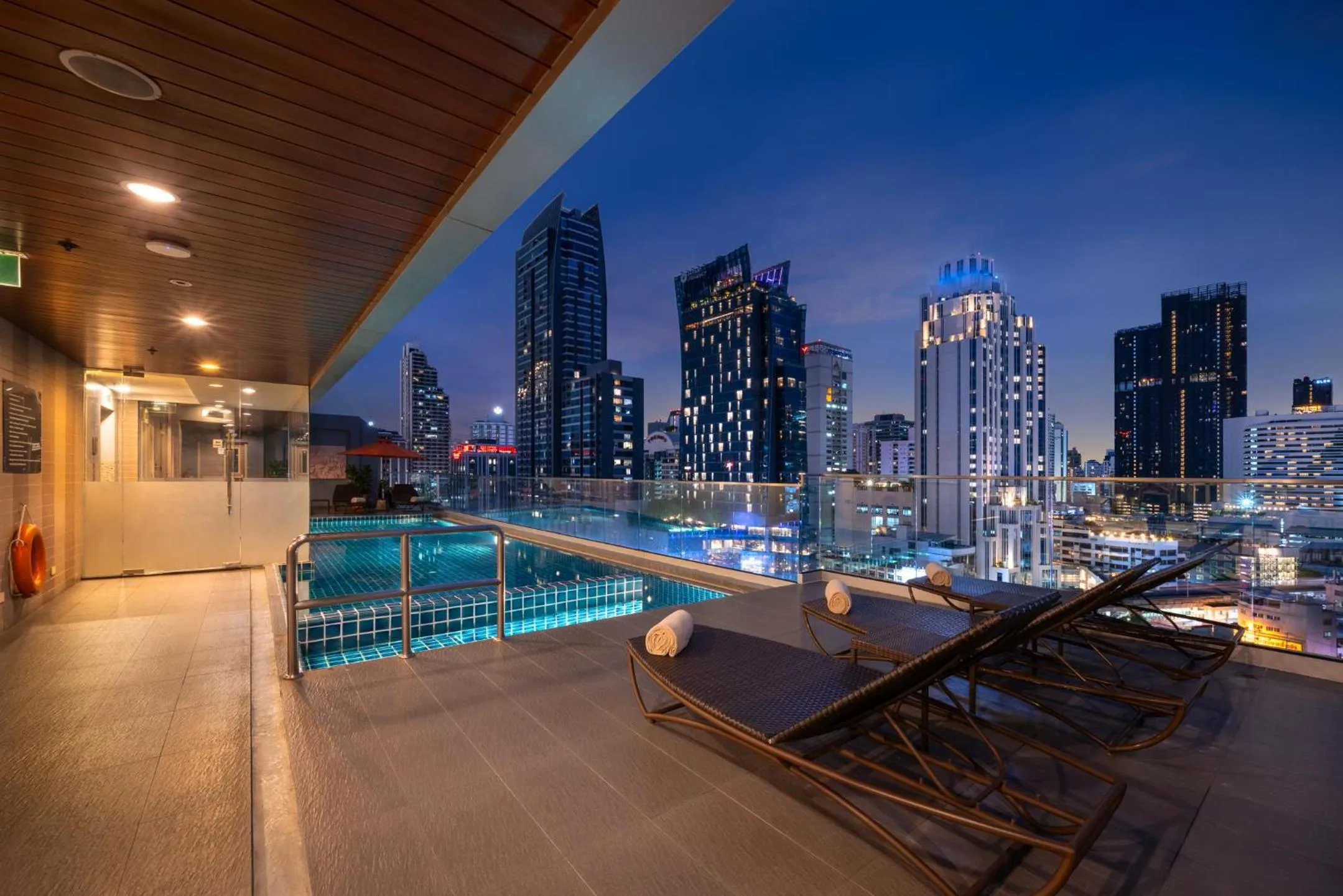 Swimming pool in Adelphi Suites Bangkok