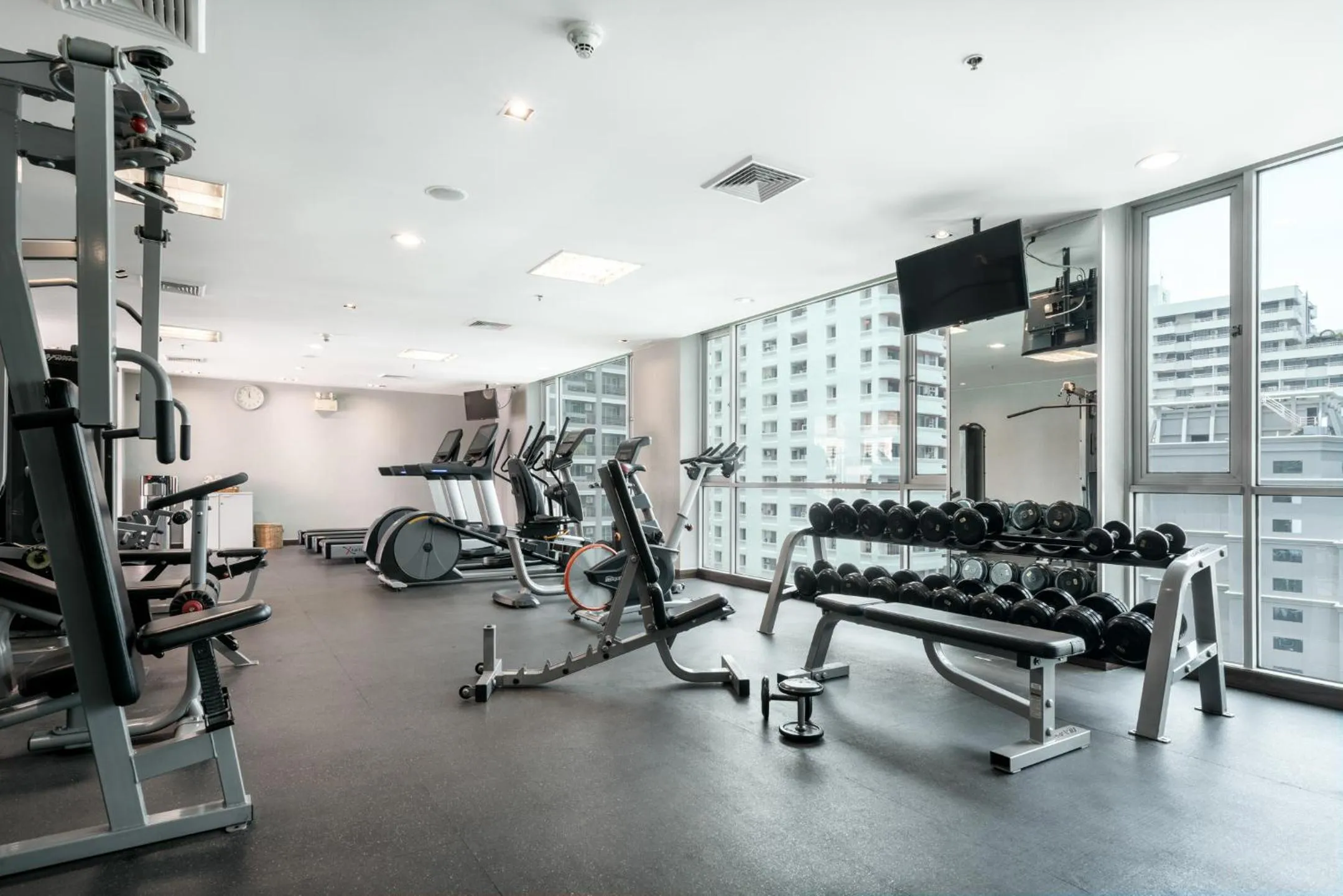 Fitness centre/facilities in Adelphi Suites Bangkok