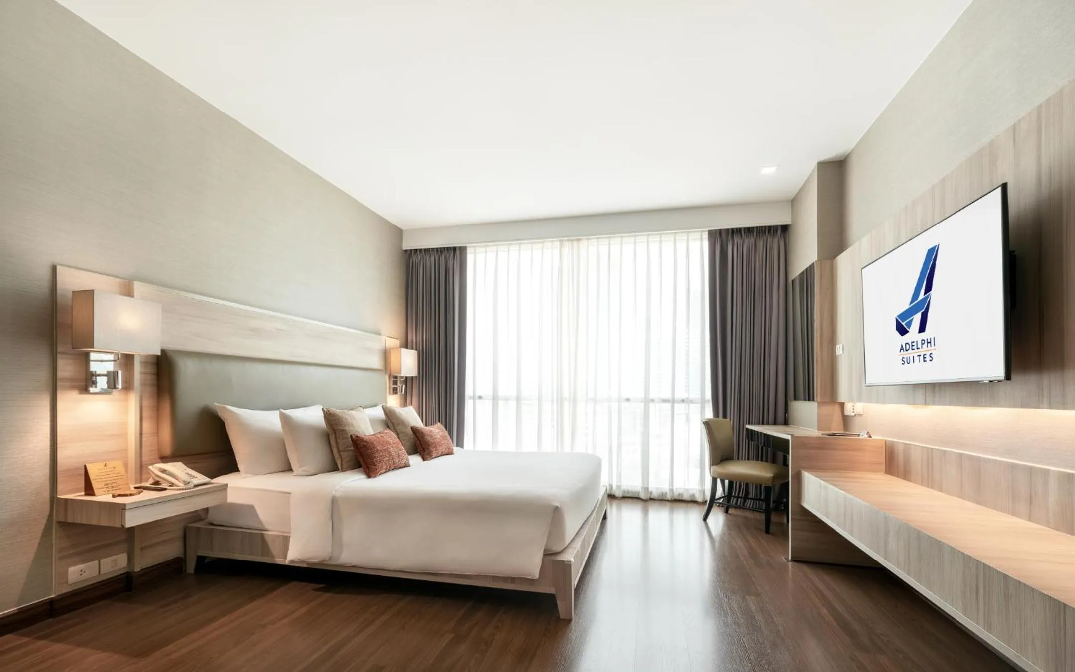 Bedroom, Bed in Adelphi Suites Bangkok