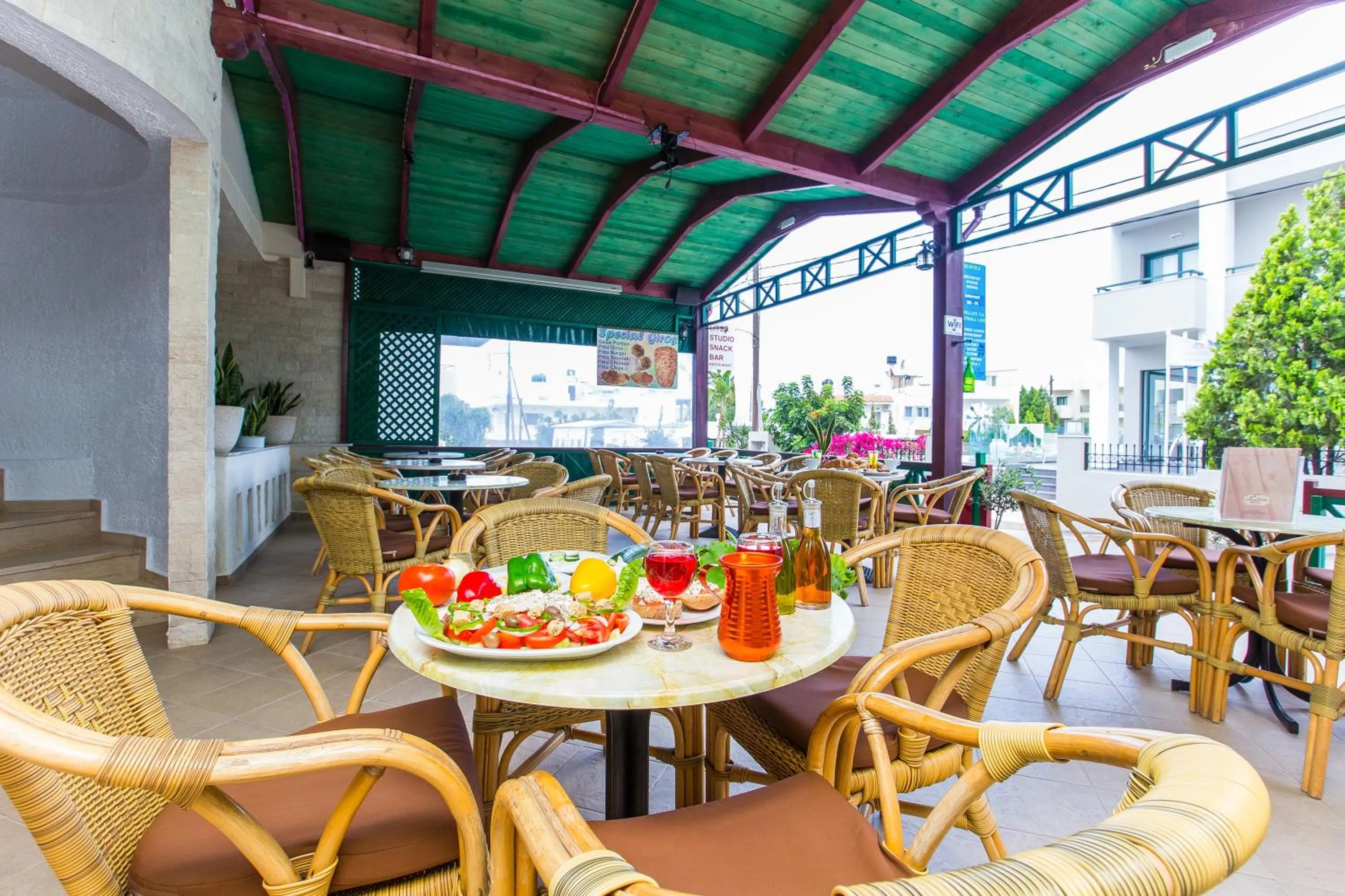 Restaurant/places to eat in Litsa Studios