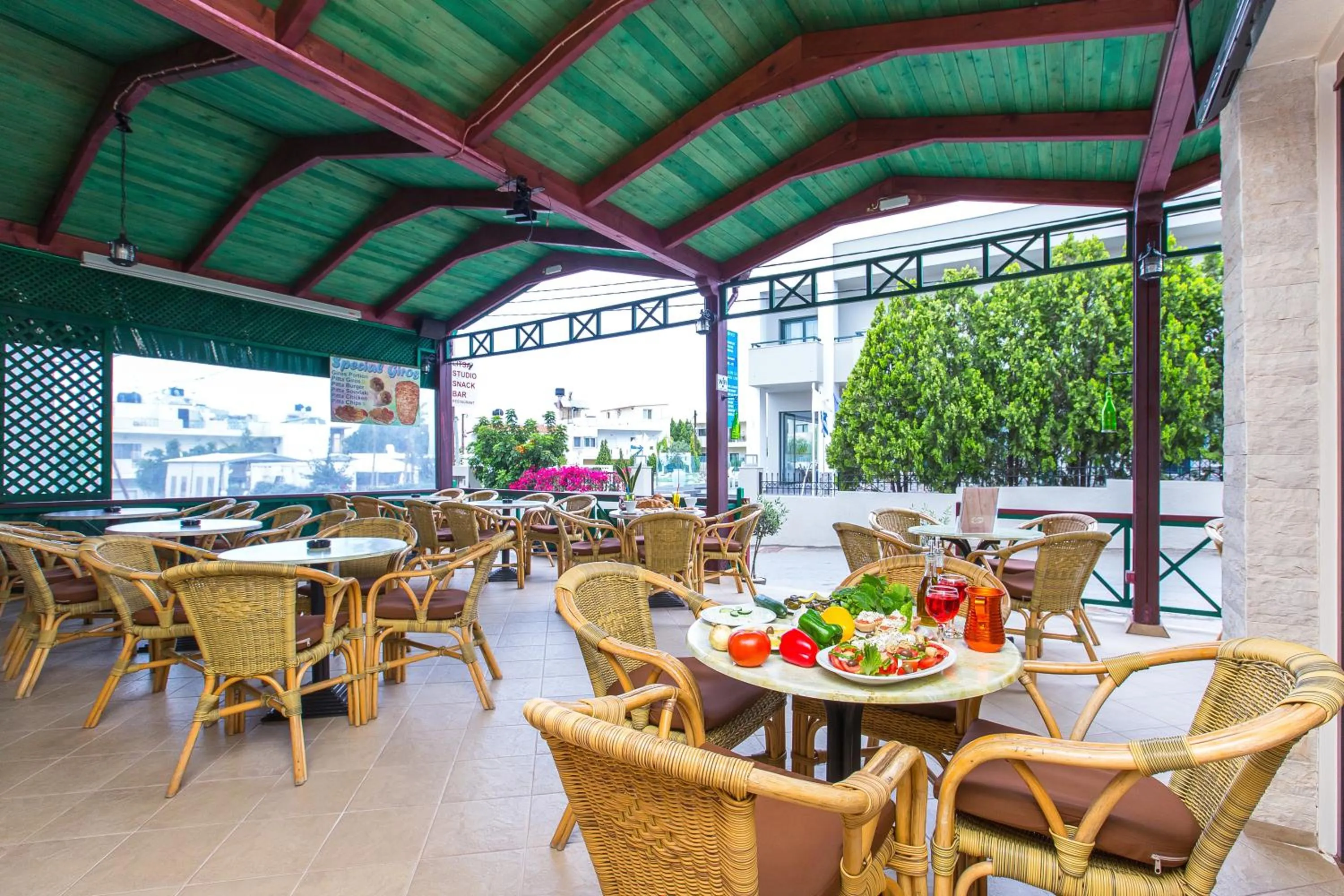 Restaurant/places to eat in Litsa Studios