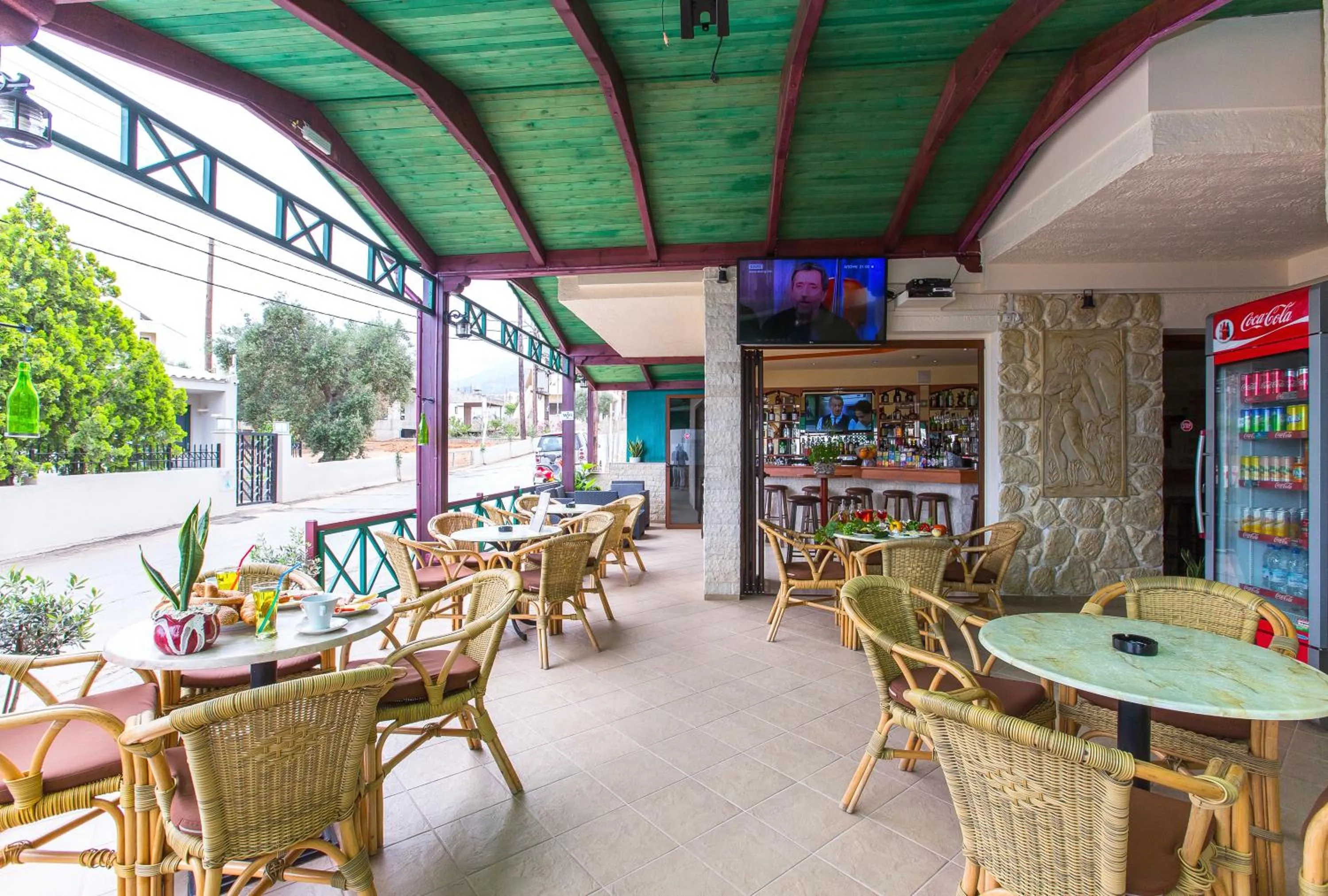 Restaurant/places to eat in Litsa Studios