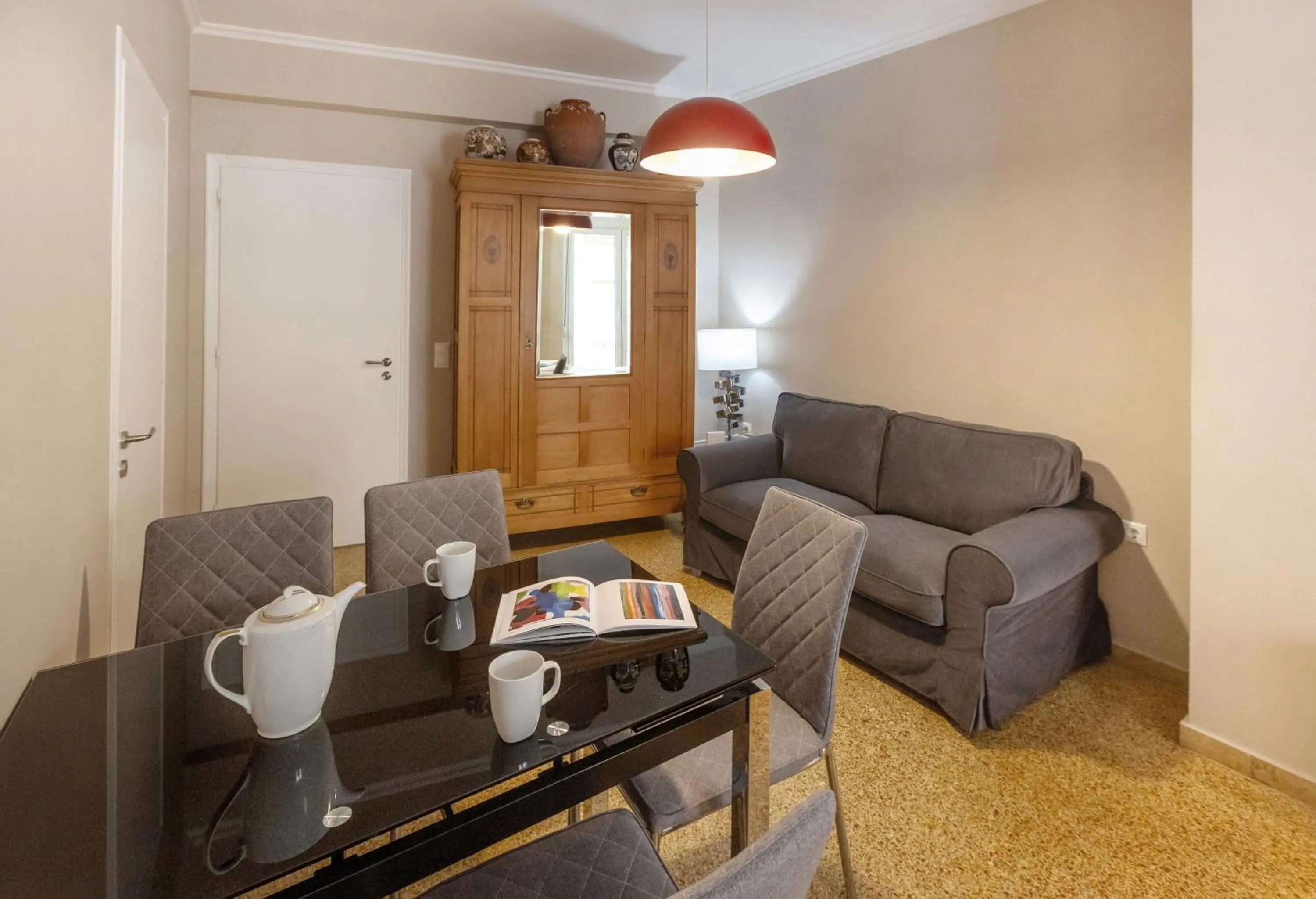 Living room in Leonidas Loft in the heart of Athens by GHH