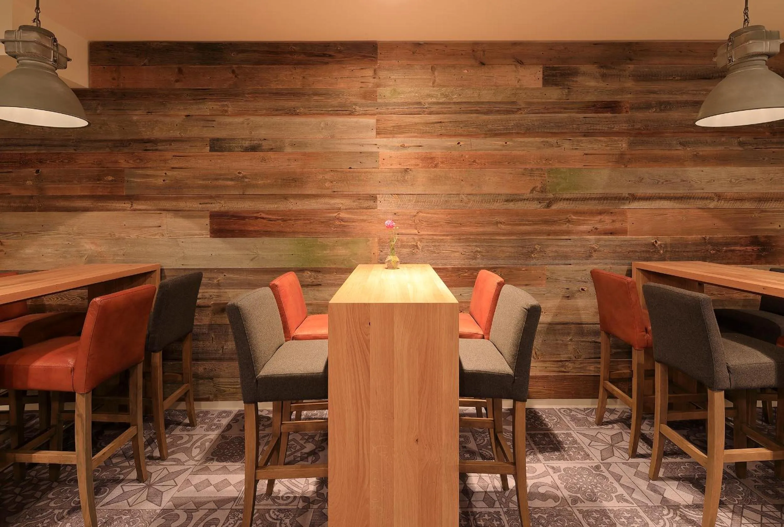 Communal lounge/ TV room in Coffee Fellows Hotel Dortmund