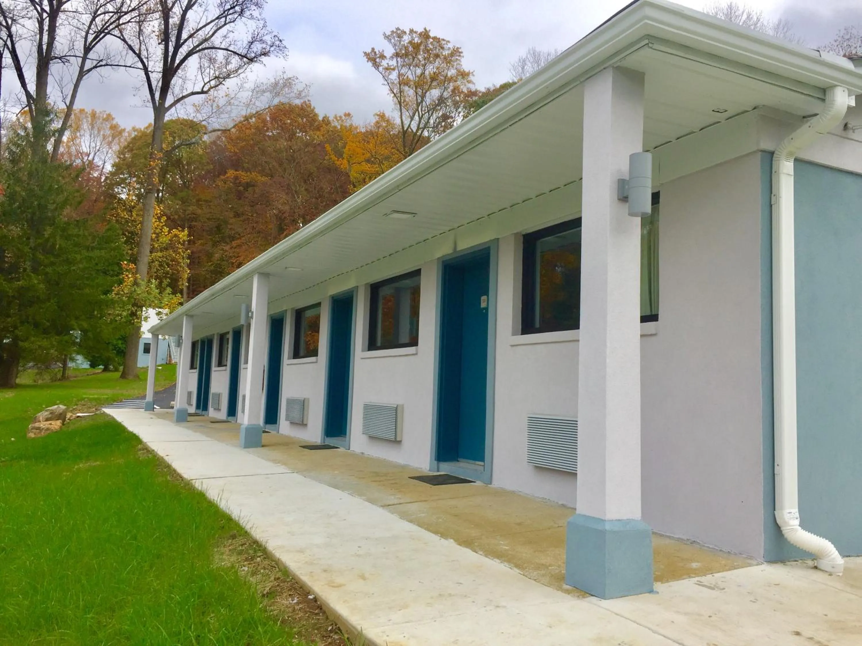 Property building in Hillside Motel Glen Mills