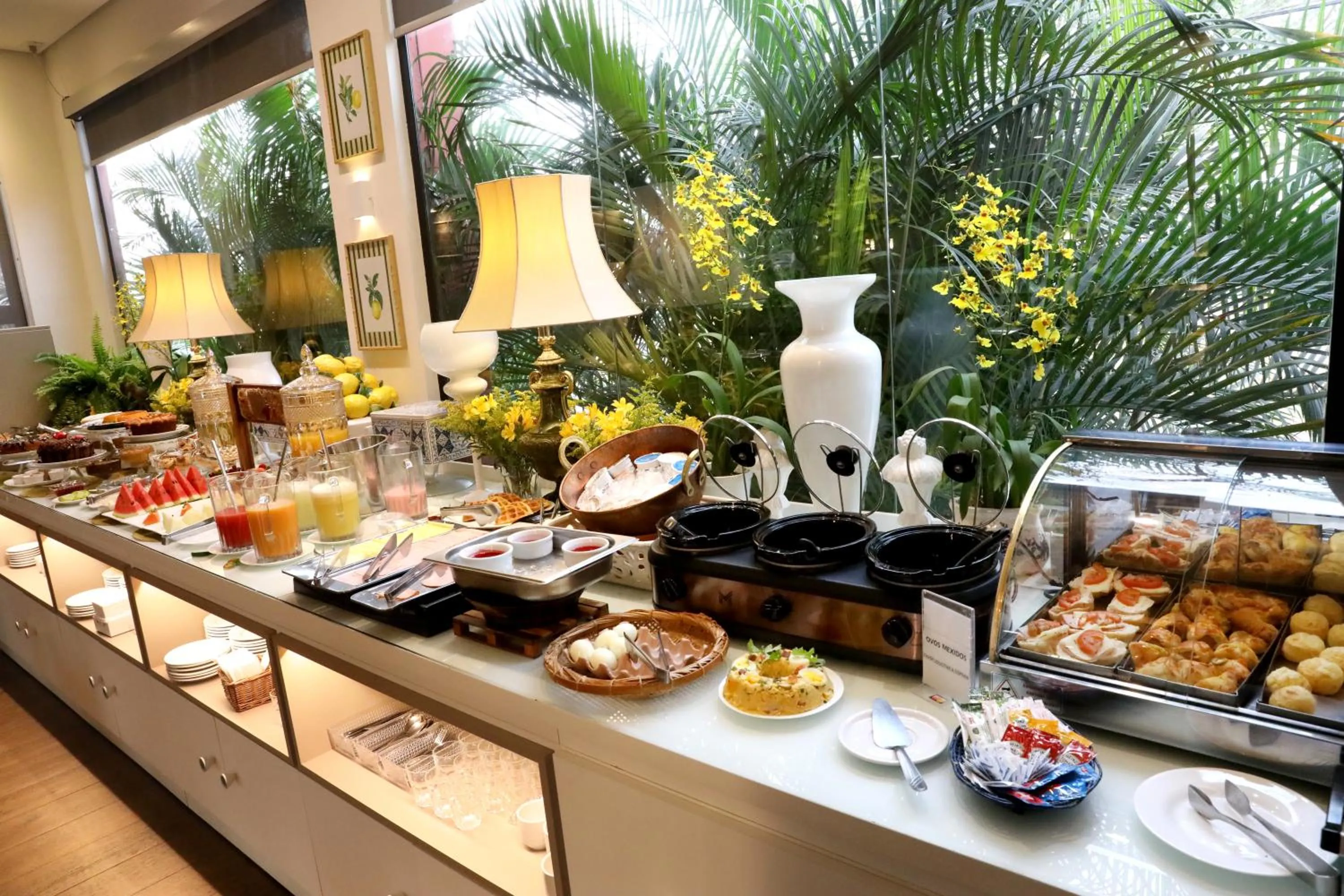 Food and drinks in Hotel Roda D'Agua