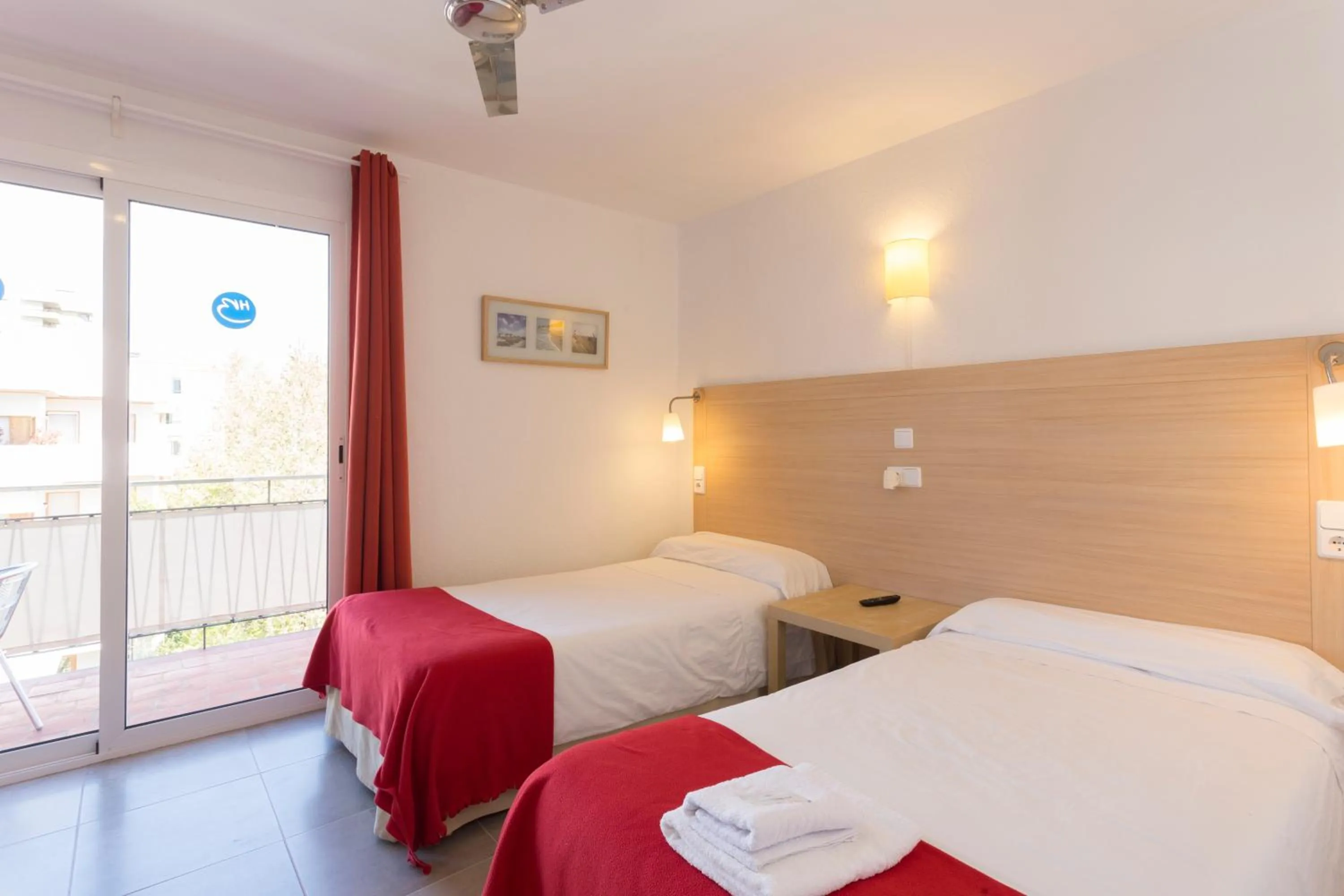 Balcony/Terrace, Bed in Hostal Bonany