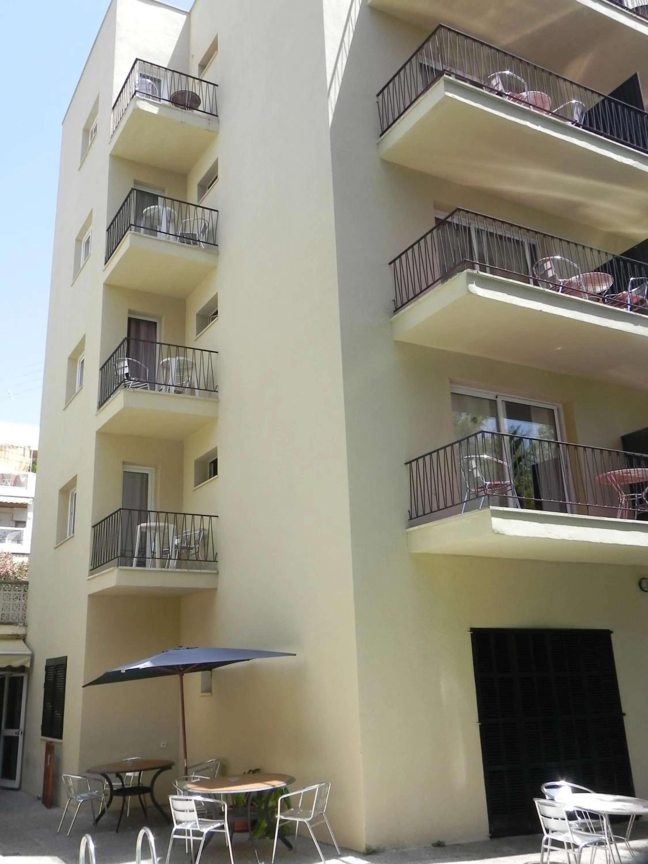 Facade/entrance in Hostal Bonany