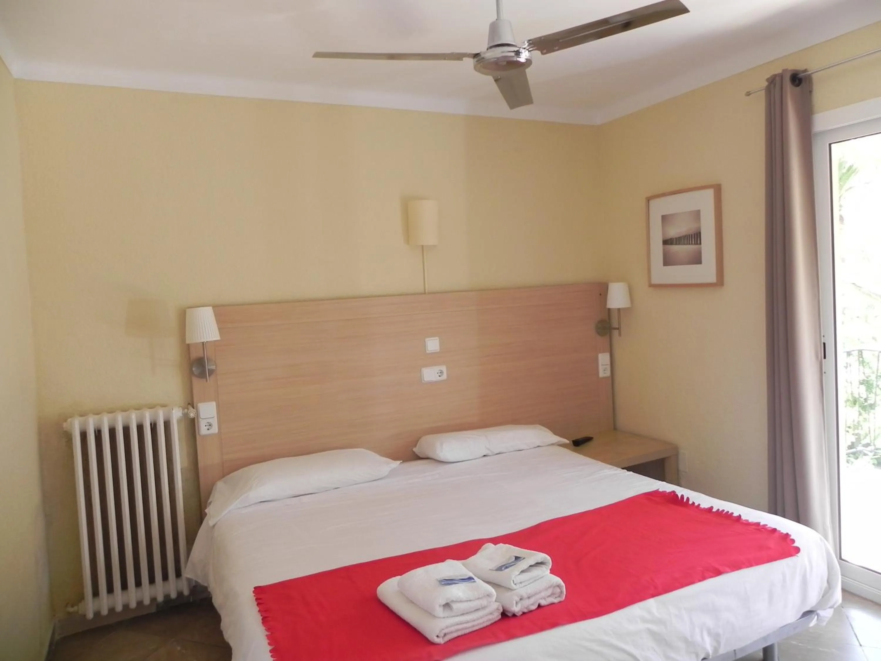 Bed in Hostal Bonany