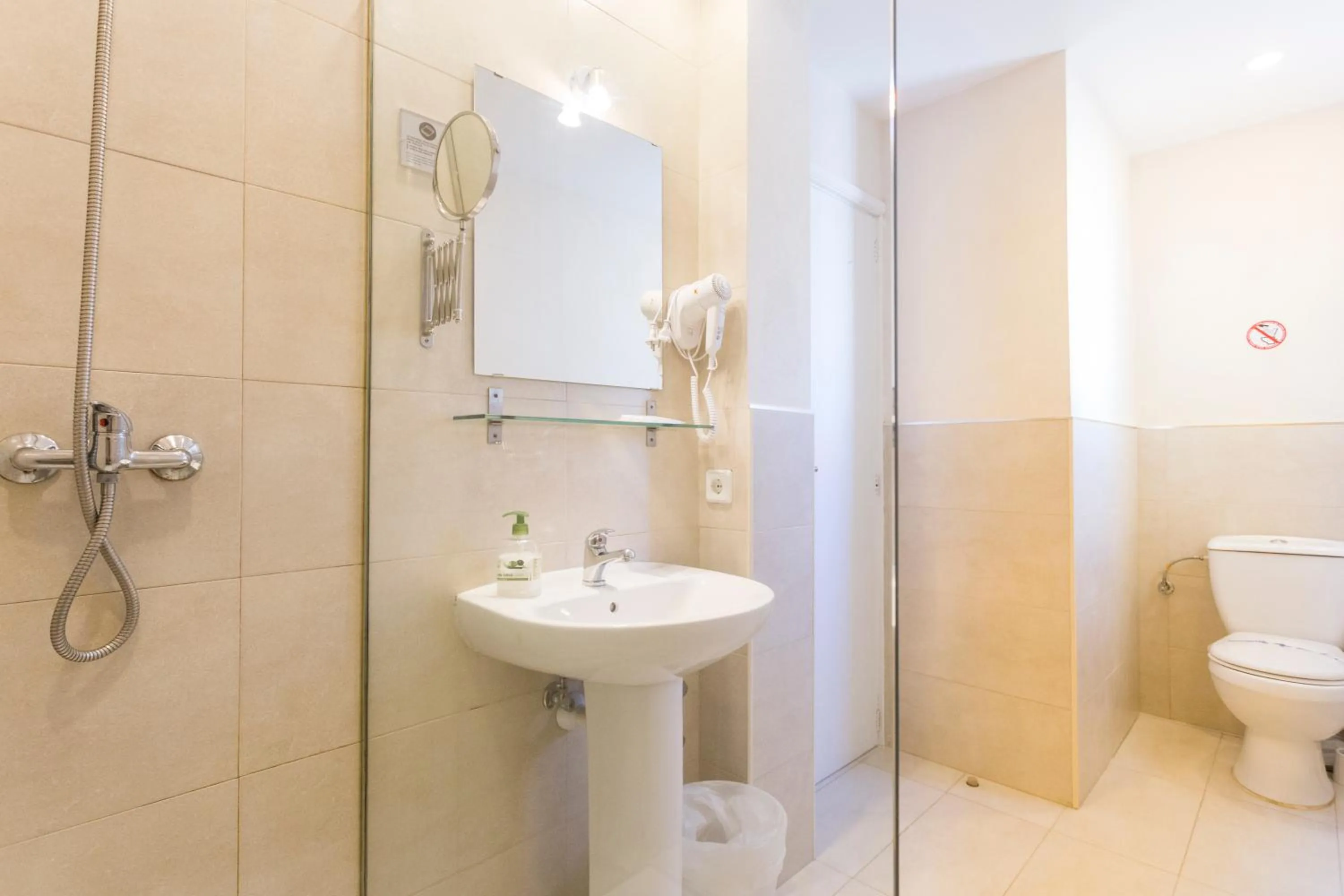 Bathroom in Hostal Bonany