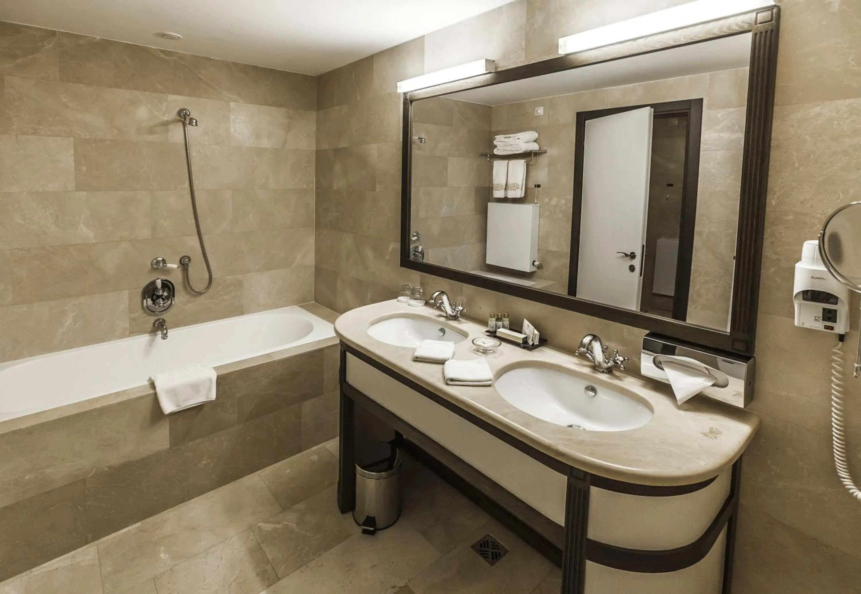 Bathroom in Epoque Hotel - Relais & Chateaux