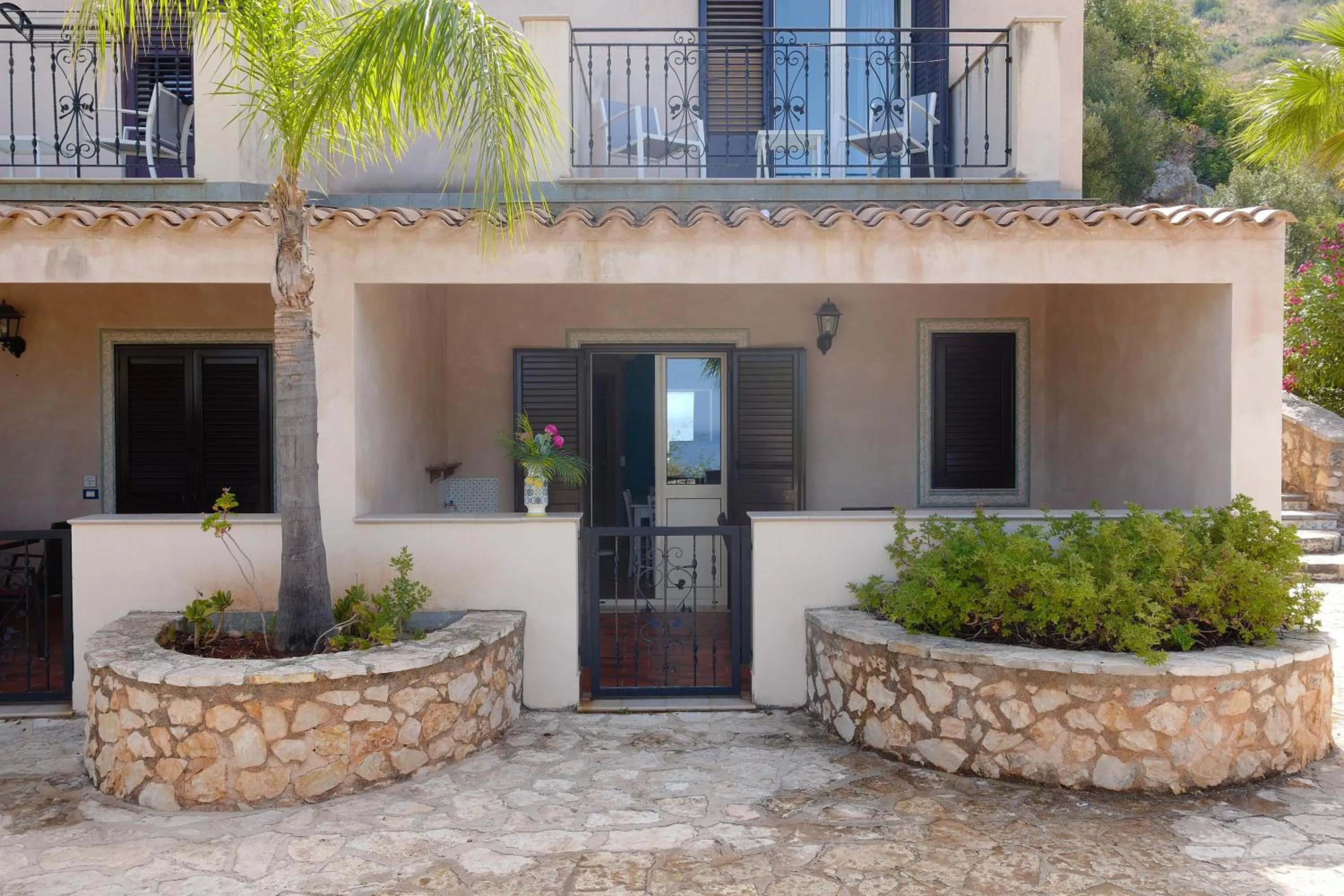 Facade/entrance in Cala Dell'Arena