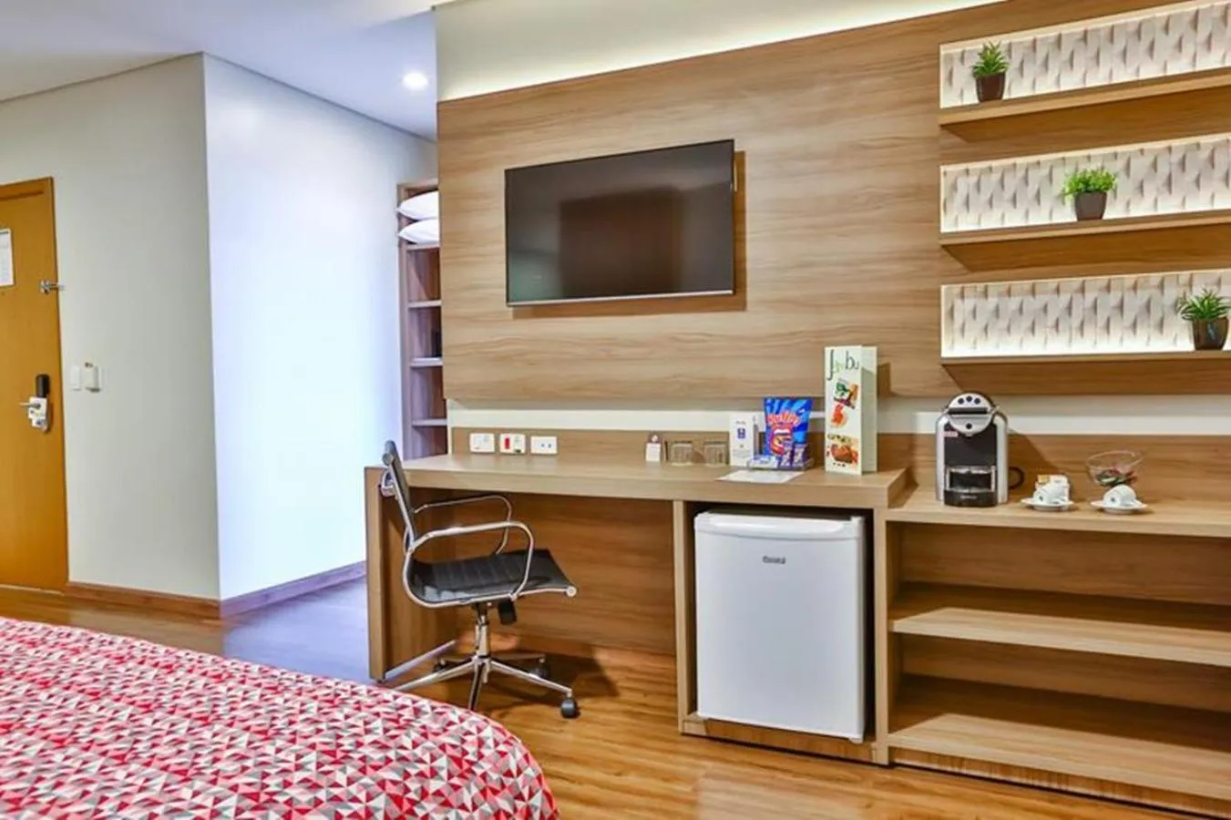 Bedroom, Bed in Comfort Mogi Guaçu