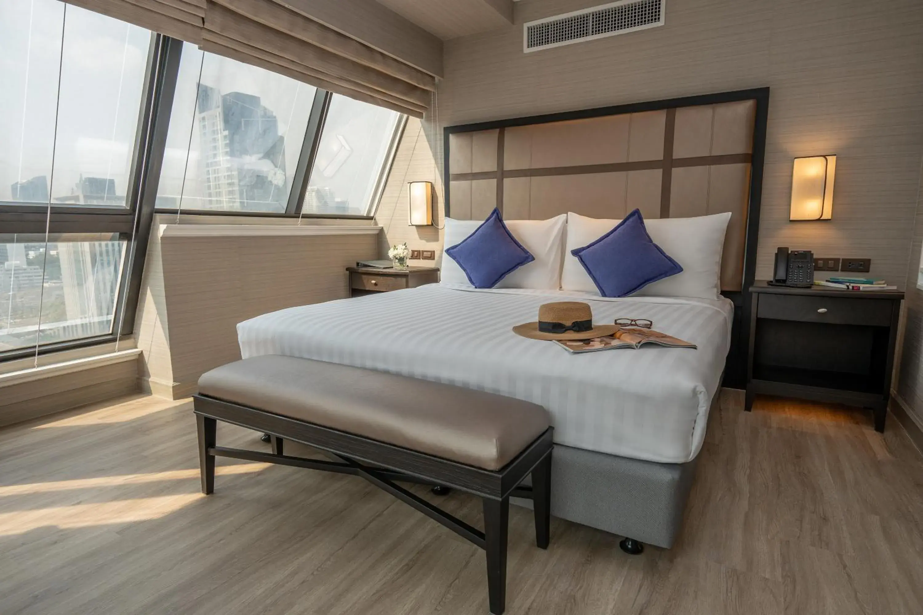 Twin Suite with City View in NH Bangkok Sukhumvit Boulevard Twin Suite with City View in NH Bangkok Sukhumvit Boulevard