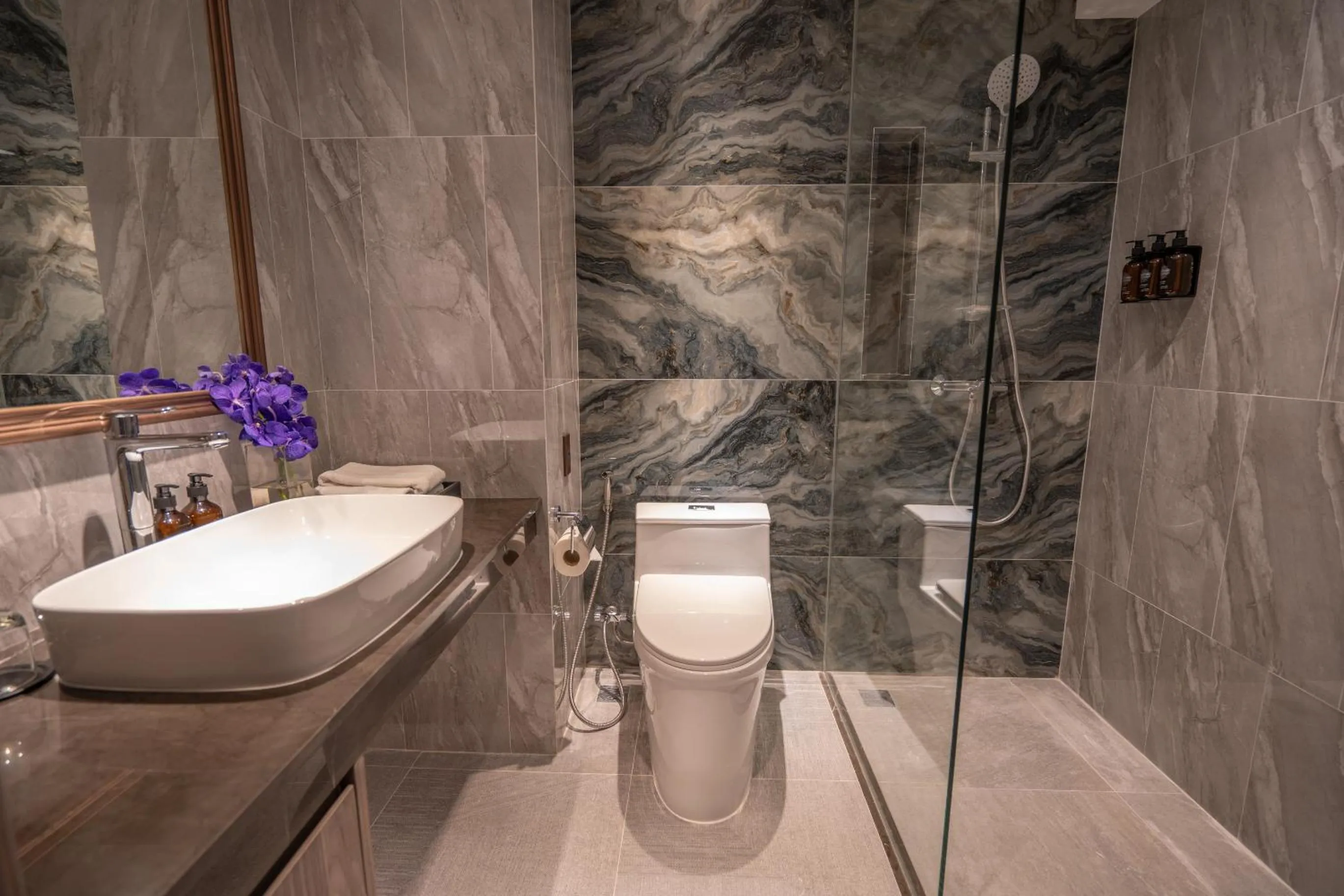 Bathroom in NH Bangkok Sukhumvit Boulevard