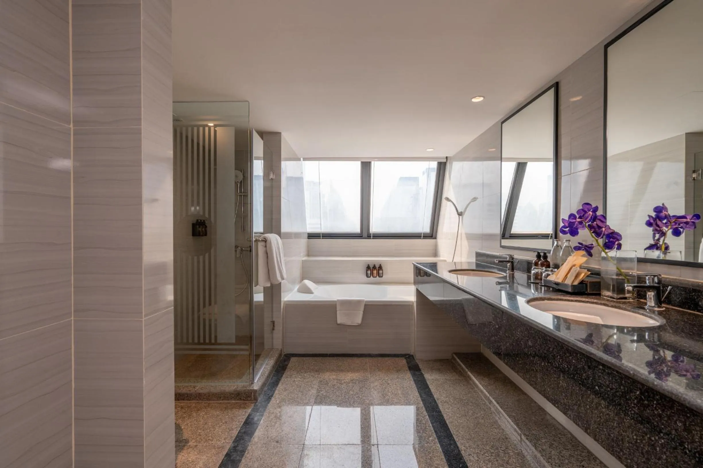 Bathroom in NH Bangkok Sukhumvit Boulevard