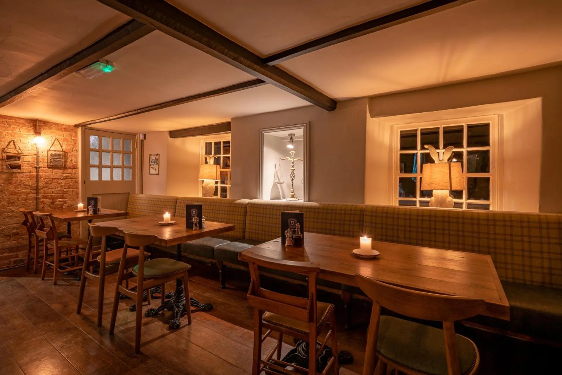 Restaurant/places to eat in Castle Inn