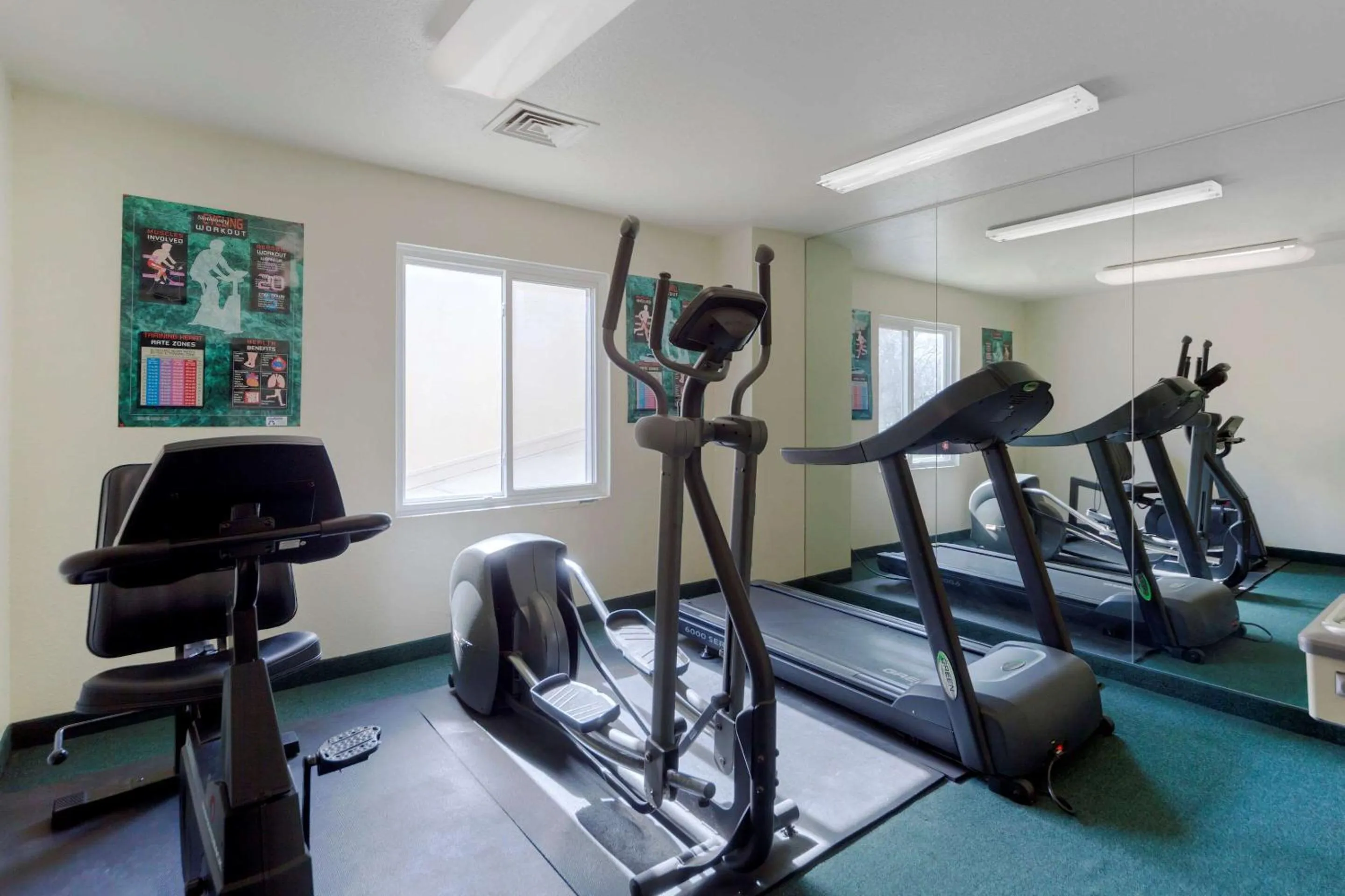 Fitness centre/facilities in Sleep Inn & Suites Omaha Airport