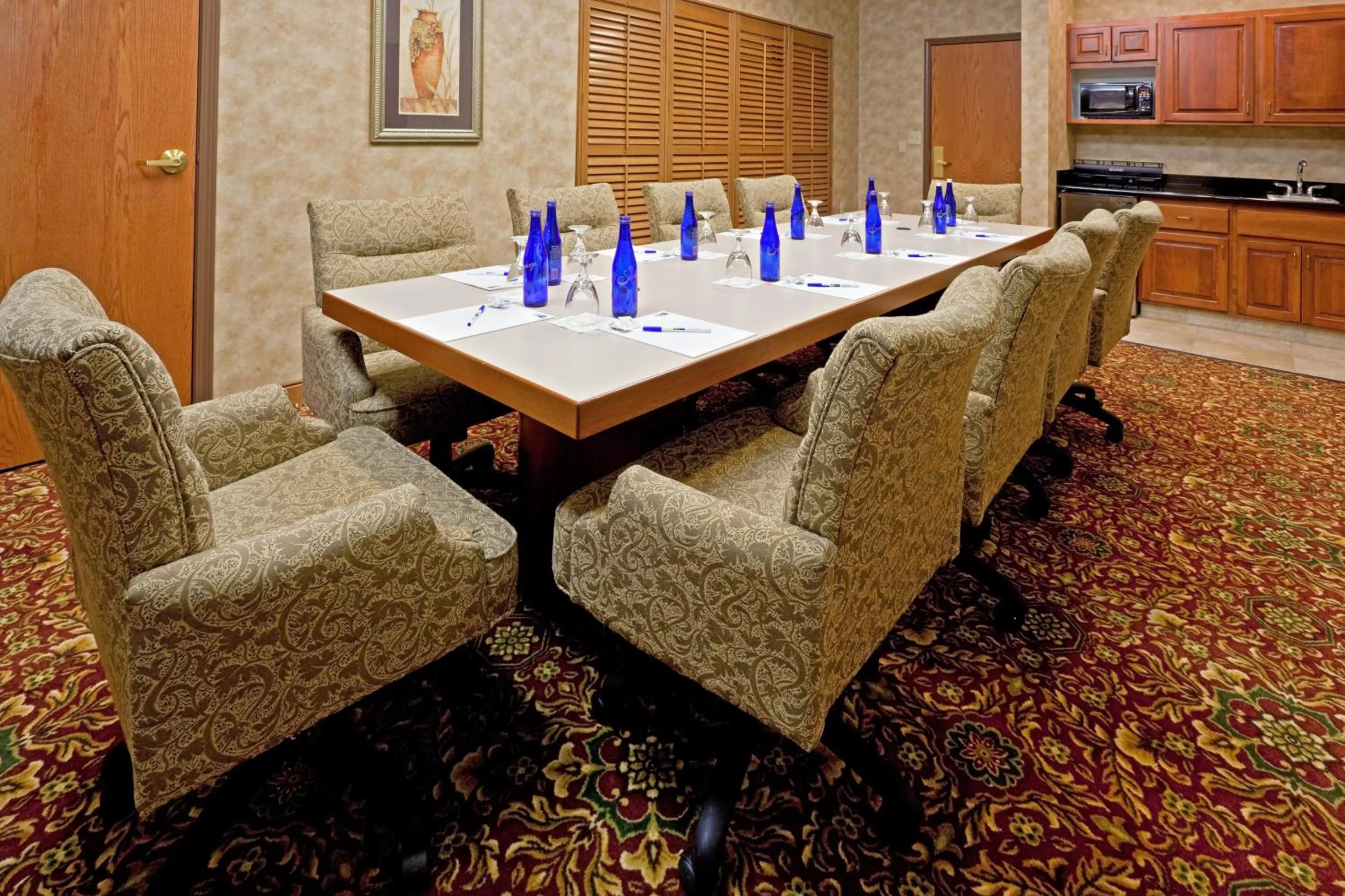 Meeting/conference room in Holiday Inn Express Syracuse-Fairgrounds by IHG