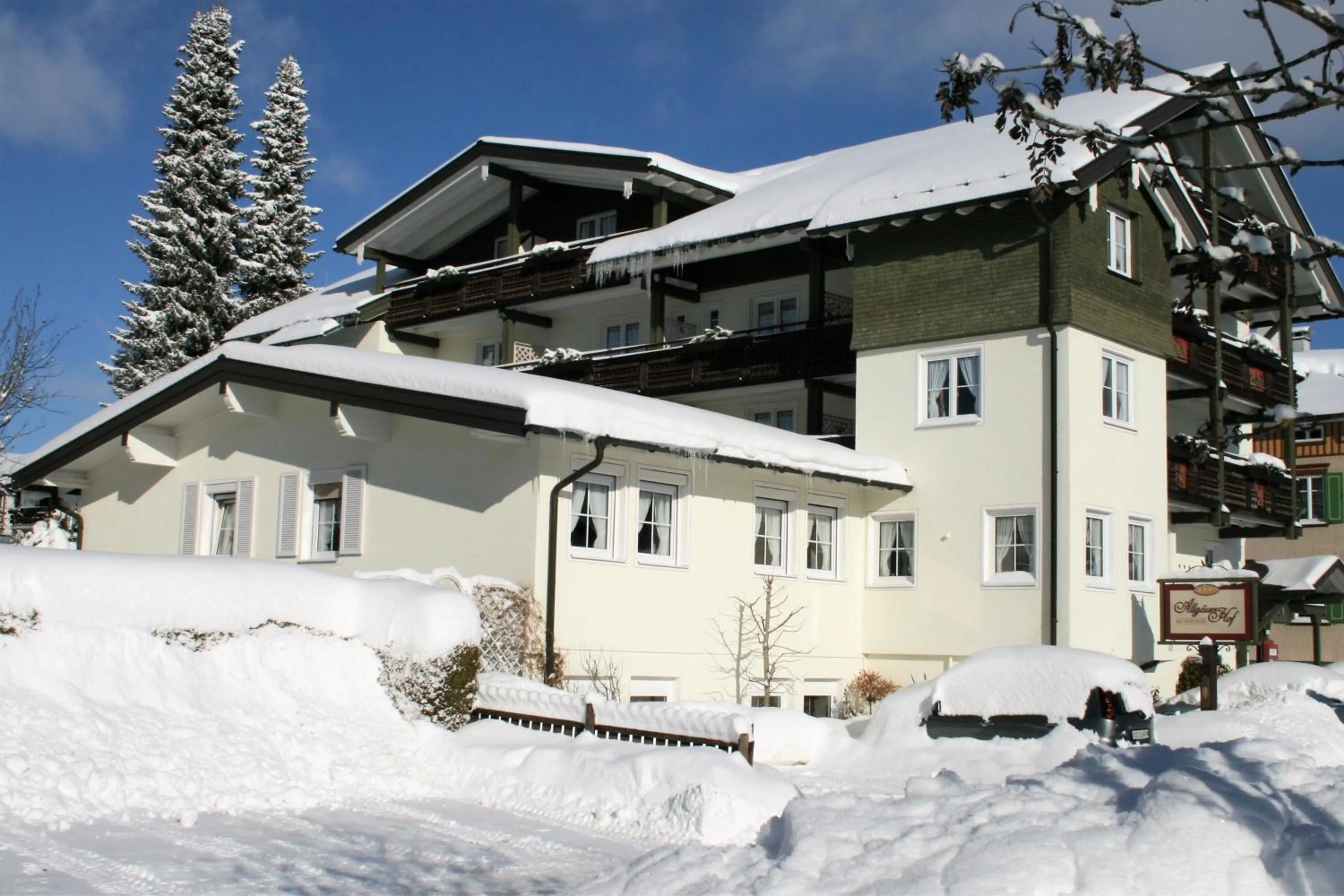 Property building, Winter in Hotel Allgäuer Hof