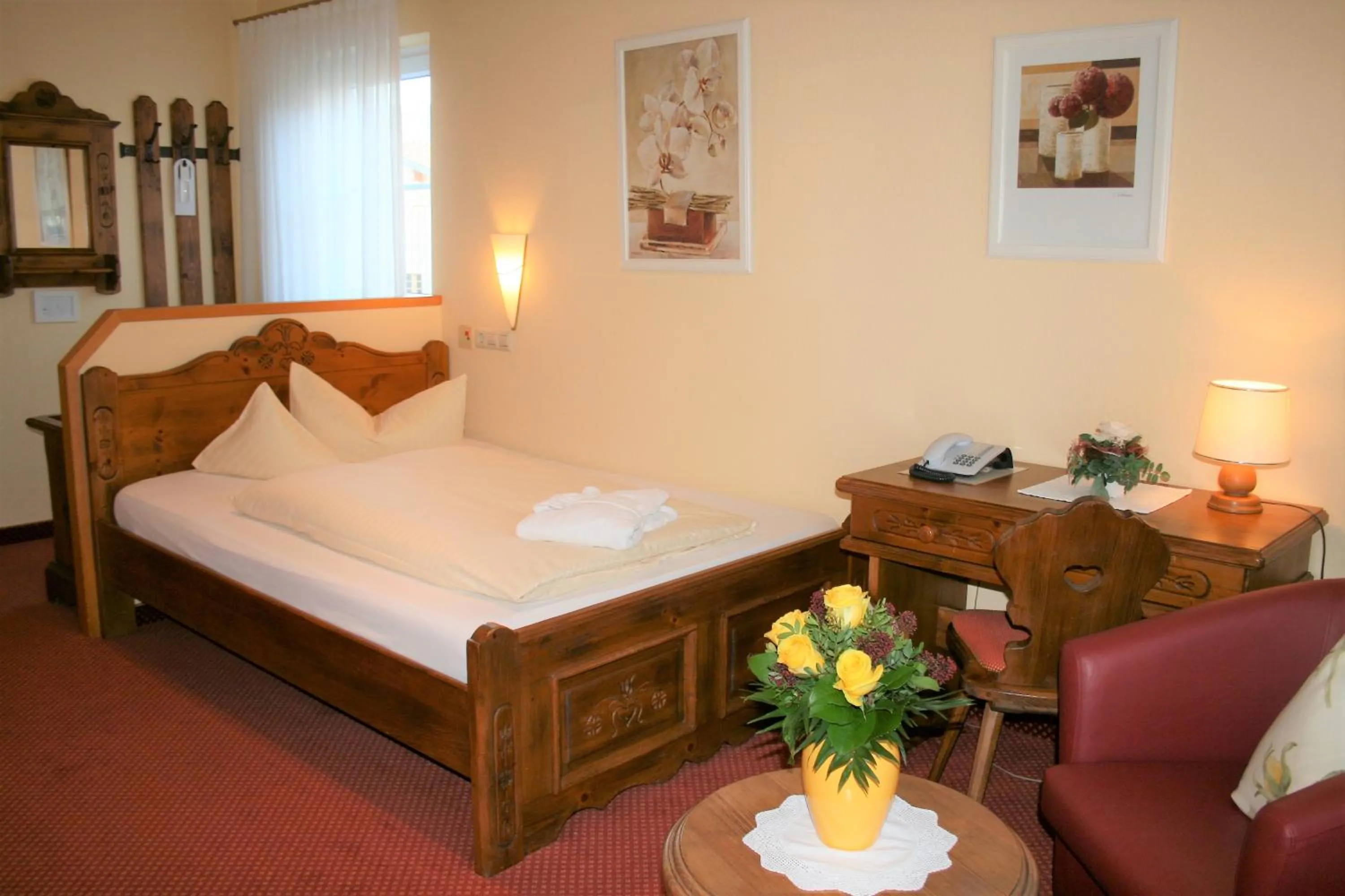 Bed in Hotel Allgäuer Hof