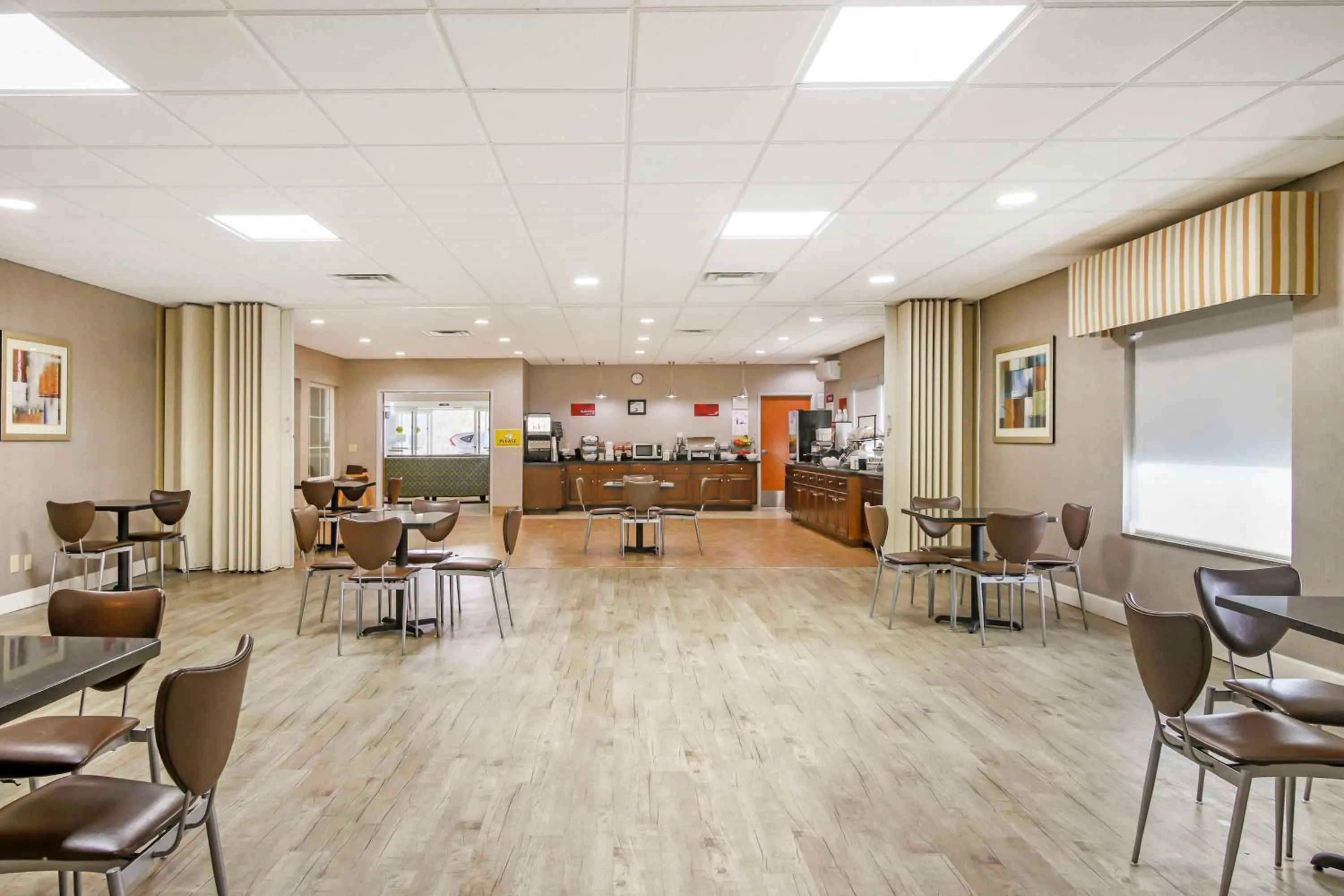 Breakfast in Best Western Plus Brunswick Inn & Suites