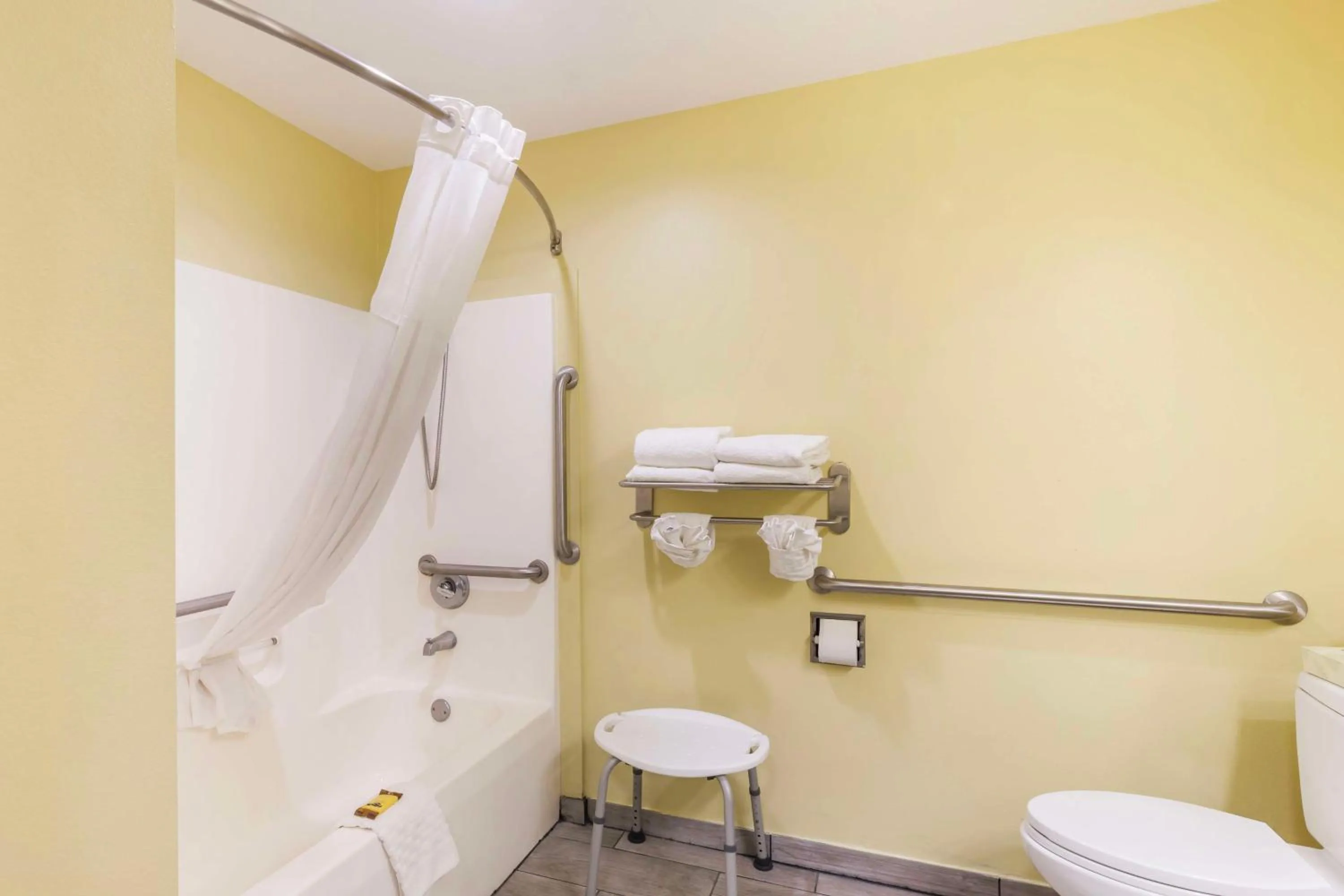 Bathroom in Best Western Plus Brunswick Inn & Suites