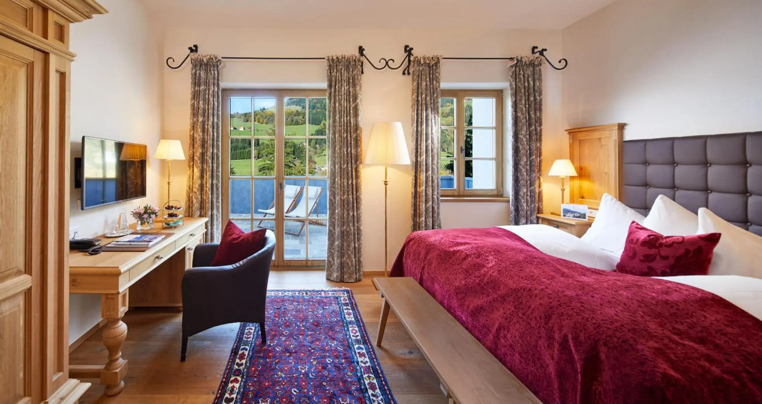 Double Room with Balcony - single occupancy in Hotel Schloss Mittersill Double Room with Balcony - single occupancy in Hotel Schloss Mittersill