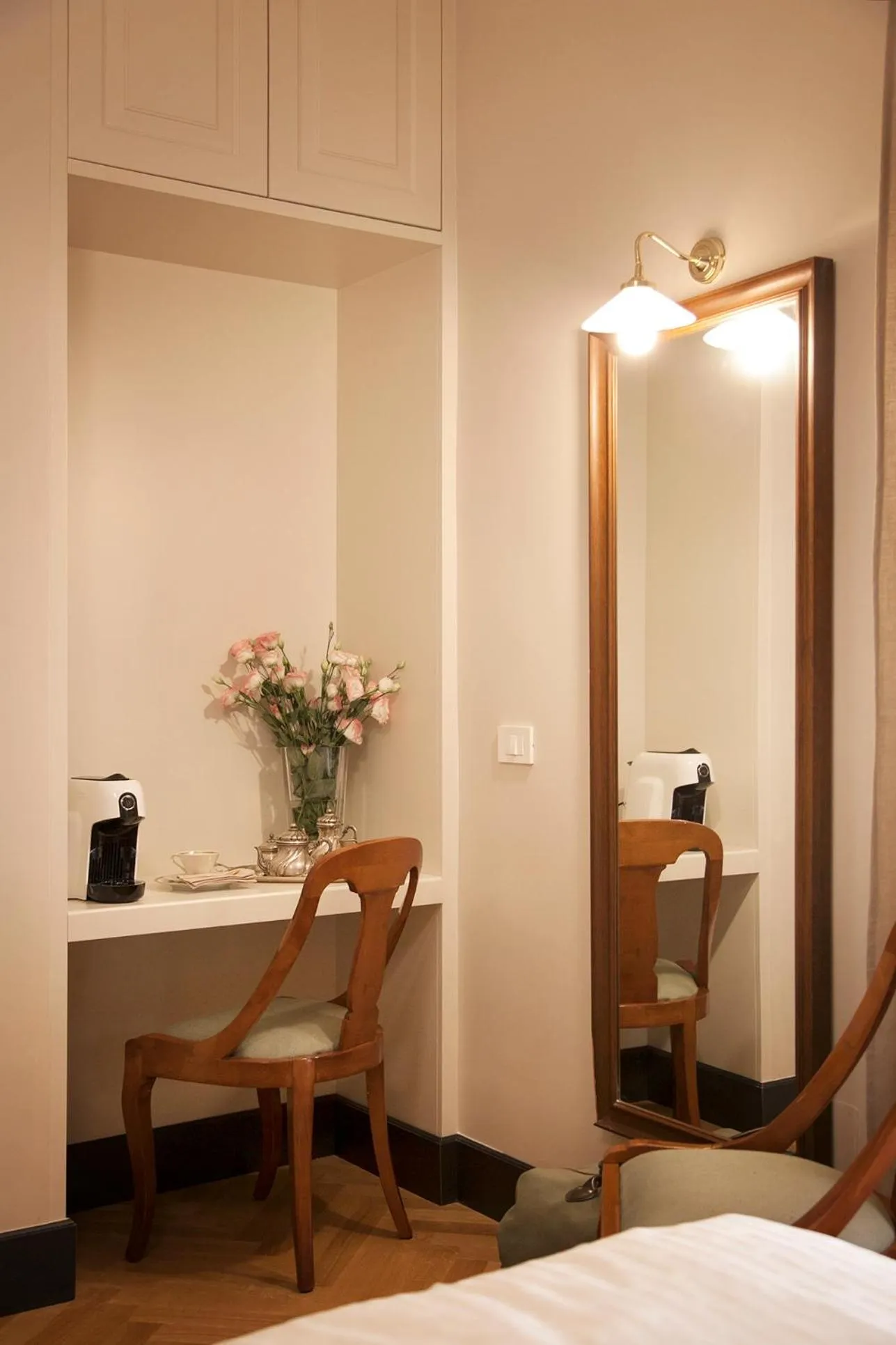 Bedroom, Bed in Santa Monica Townhouse