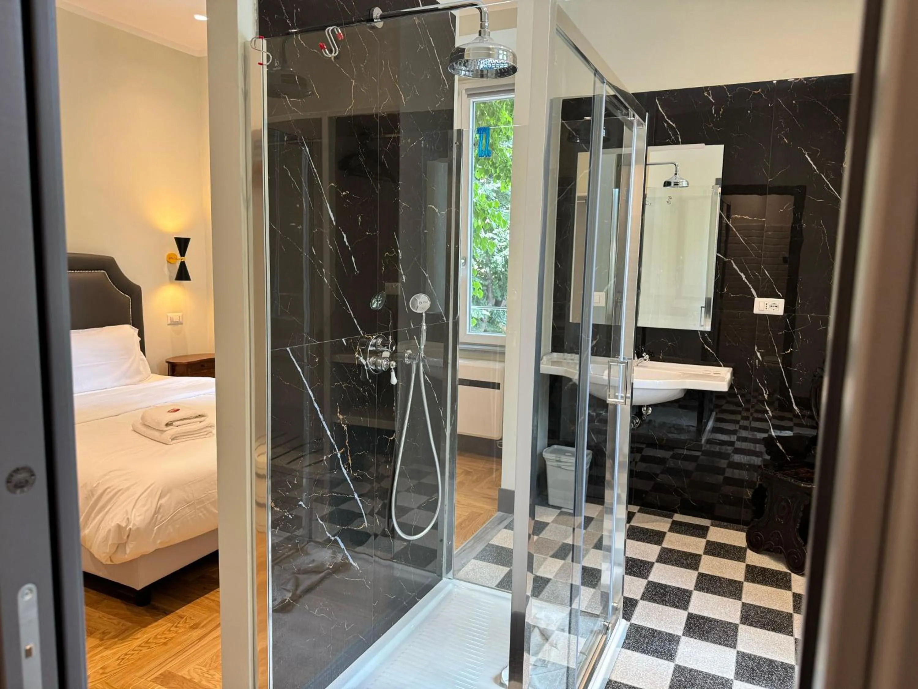 Shower, Bed in Santa Monica Townhouse