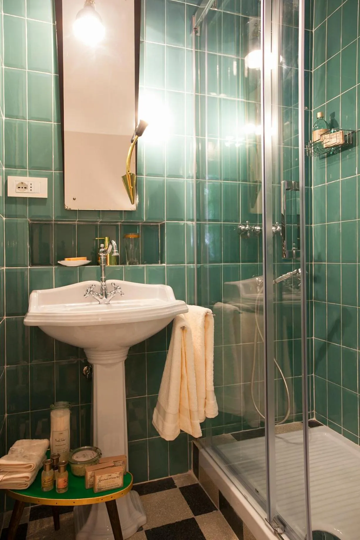 Photo of the whole room in Santa Monica Townhouse