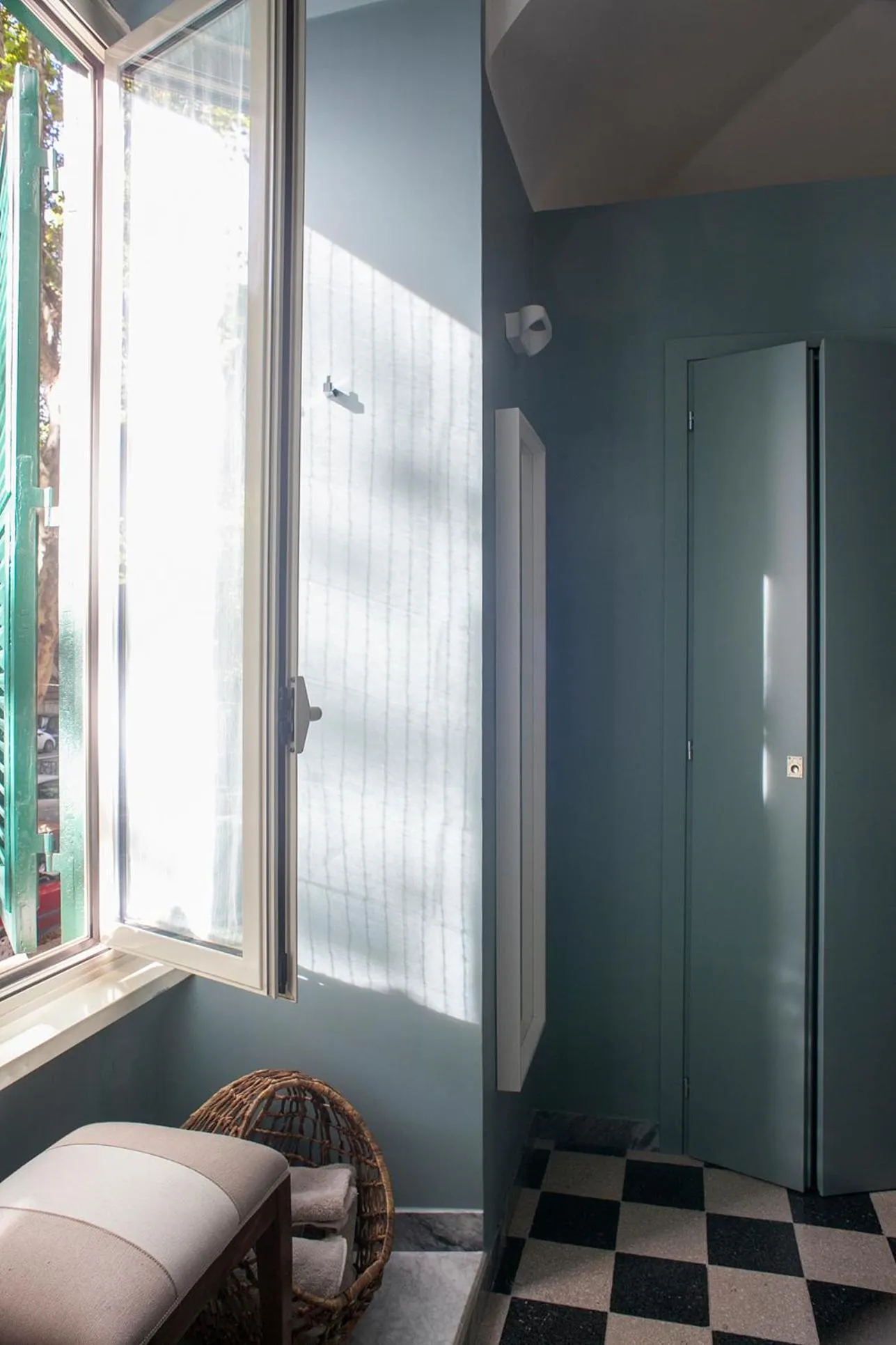 Seating area in Santa Monica Townhouse