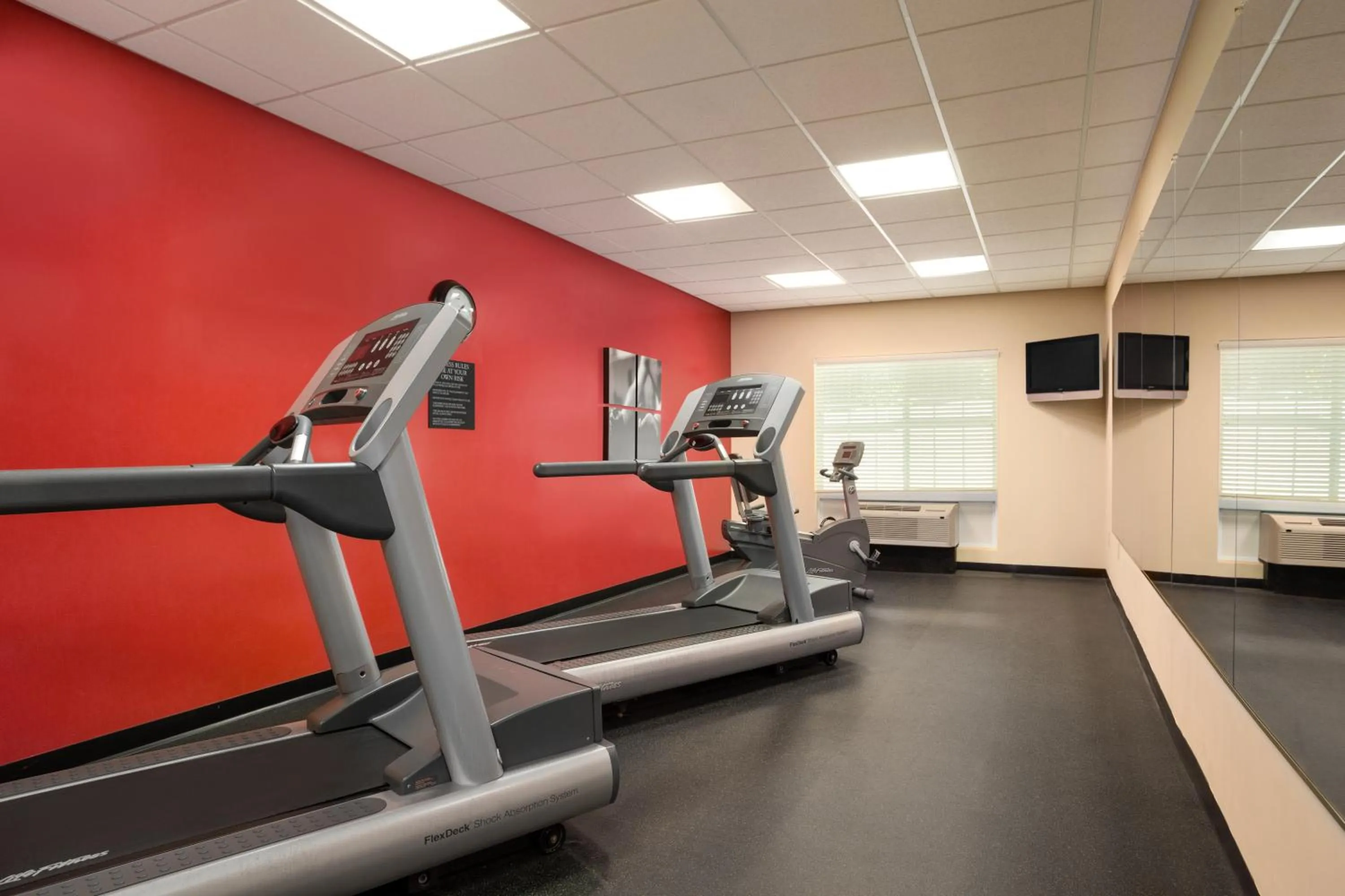 Fitness centre/facilities in Country Inn & Suites by Radisson, Goodlettsville, TN