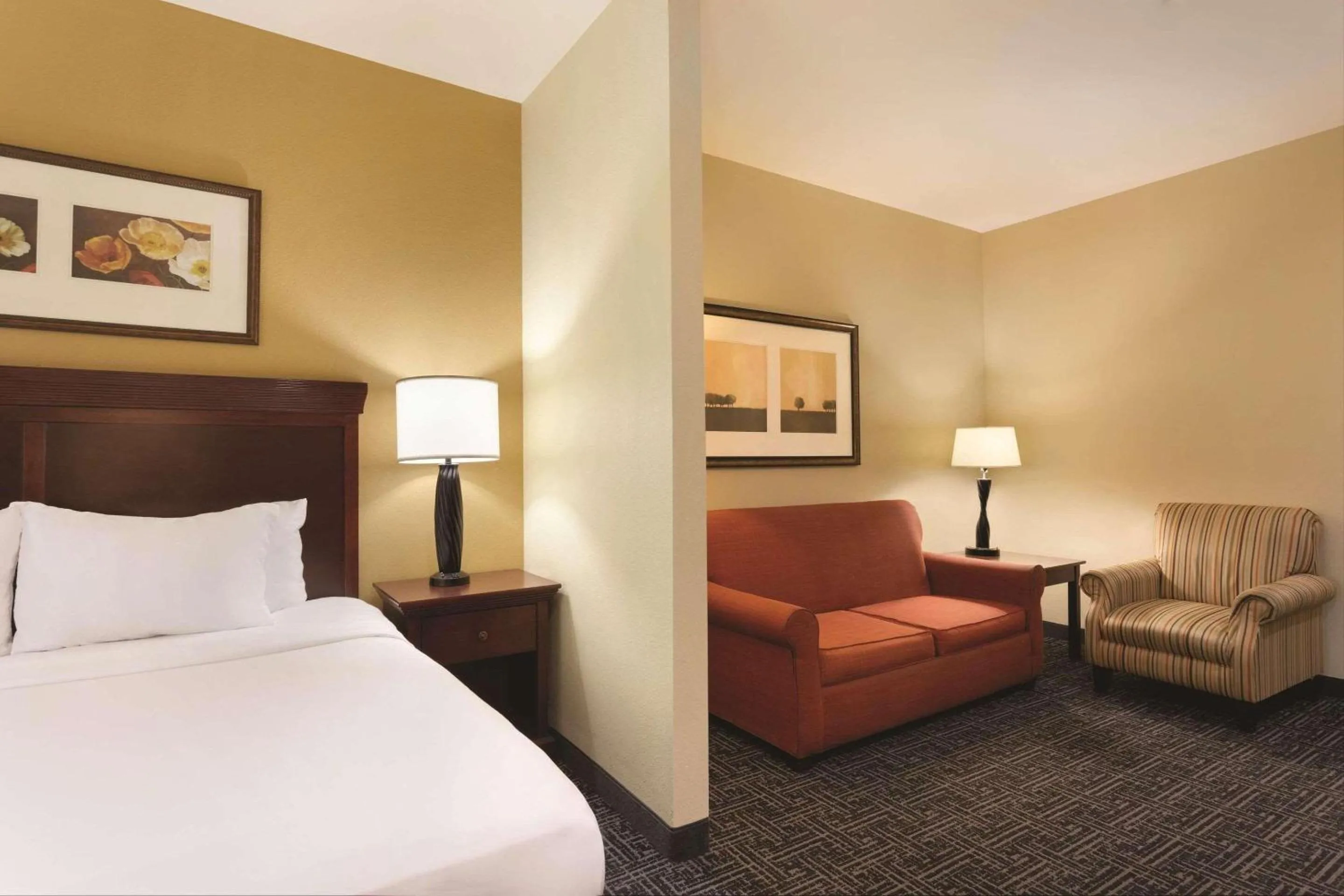 Bedroom, Bed in Country Inn & Suites by Radisson, Goodlettsville, TN