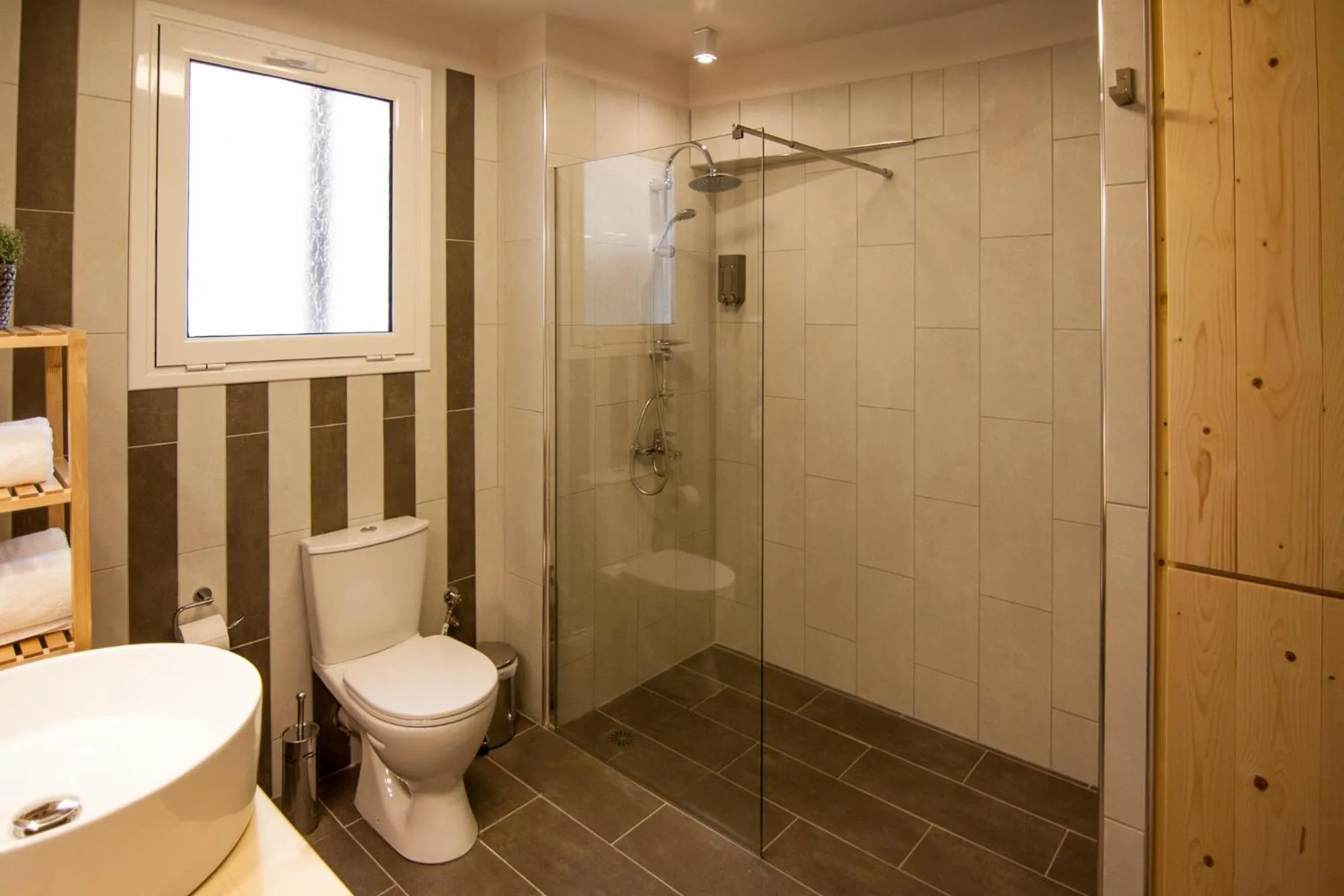 Shower in Dynasta Central Suites