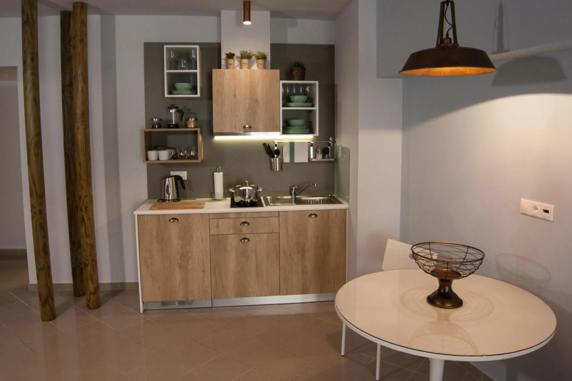 Coffee/tea facilities in Dynasta Central Suites