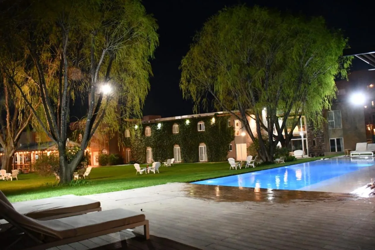 Garden view in La Posada De Madryn