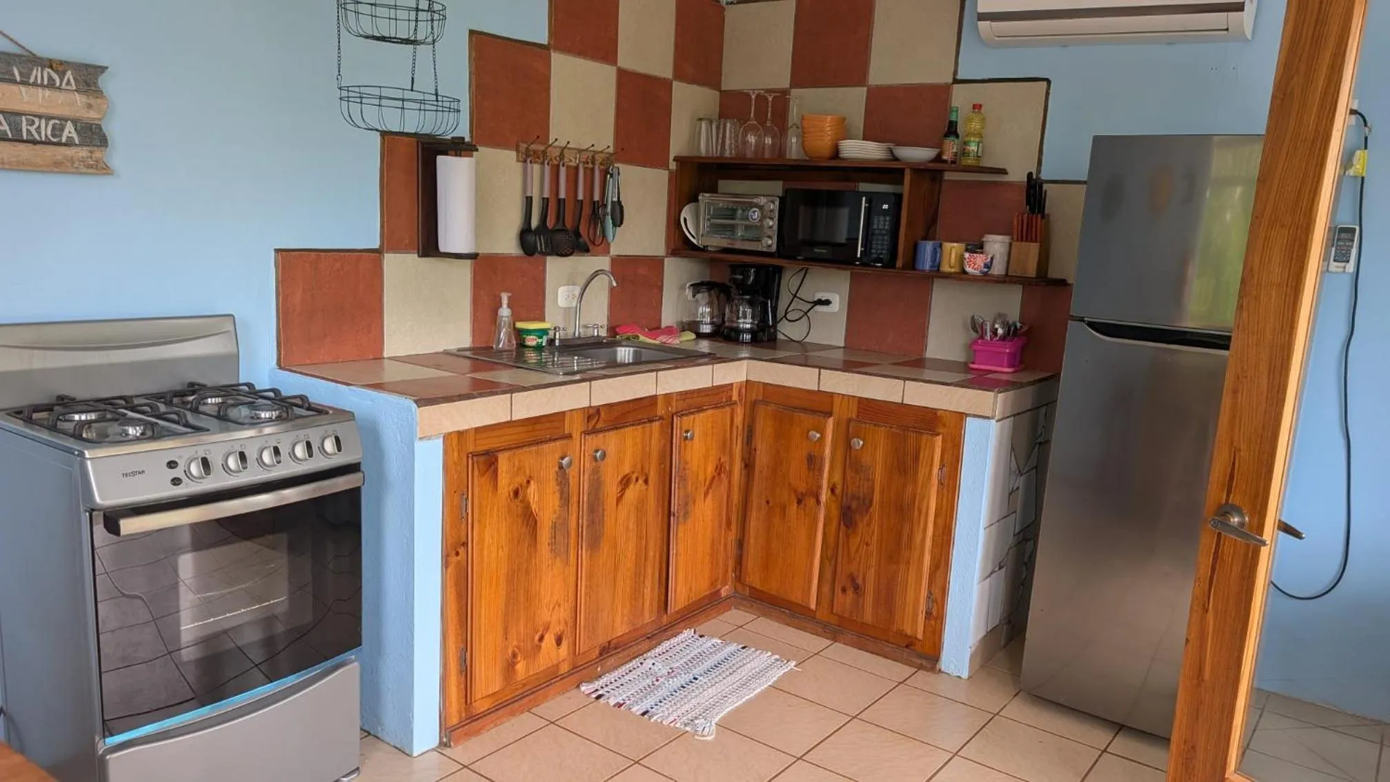 kitchen in Peace of Paradise Breakfast Included Free Manuel Antonio Park Tour