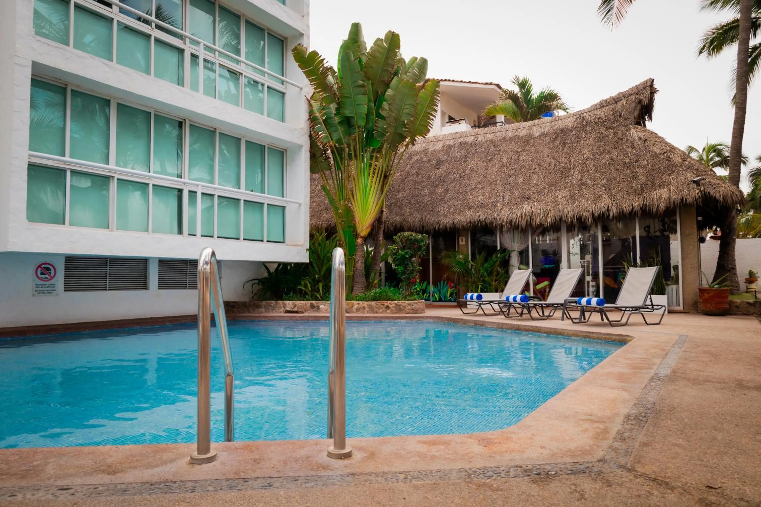 Swimming pool in Hotel Villa Varadero