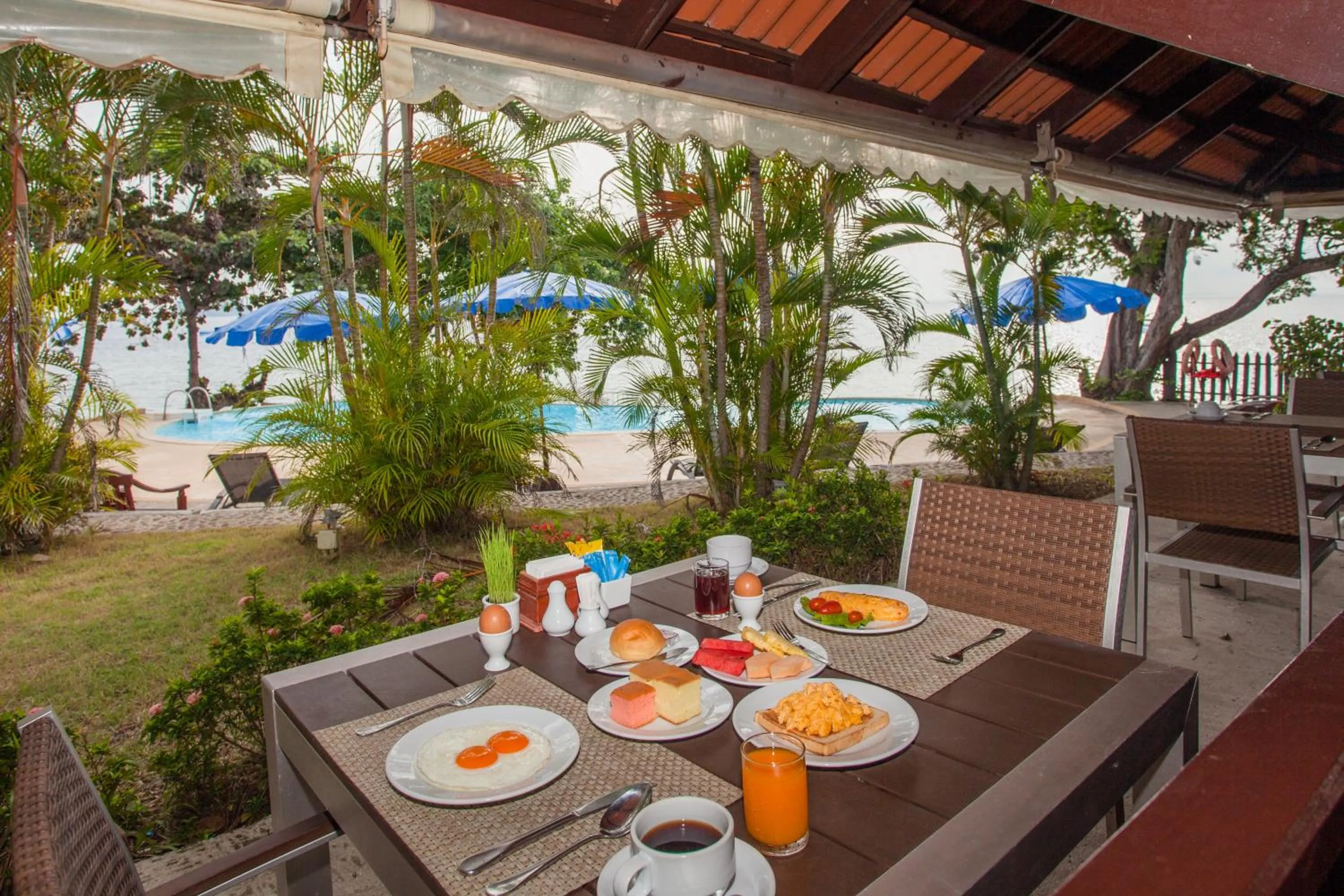 Restaurant/places to eat in Phi Phi Natural Resort