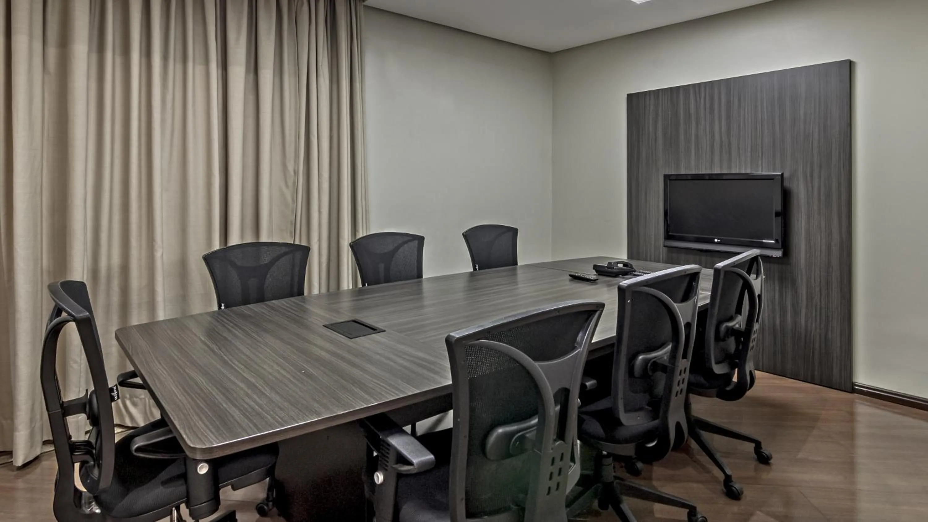 Meeting/conference room in Hotel Deville Express Cascavel