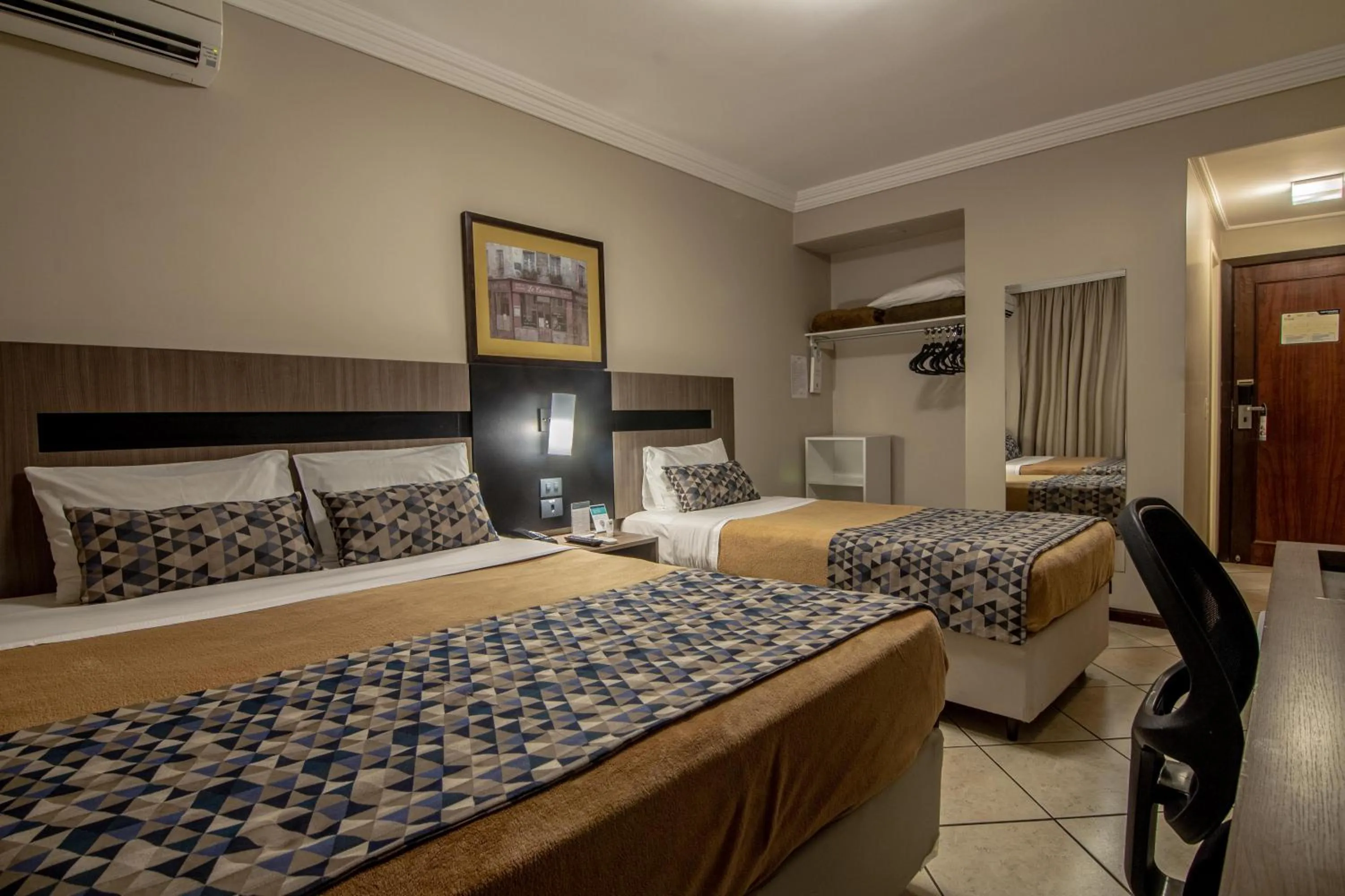 Bed in Hotel Deville Express Cascavel